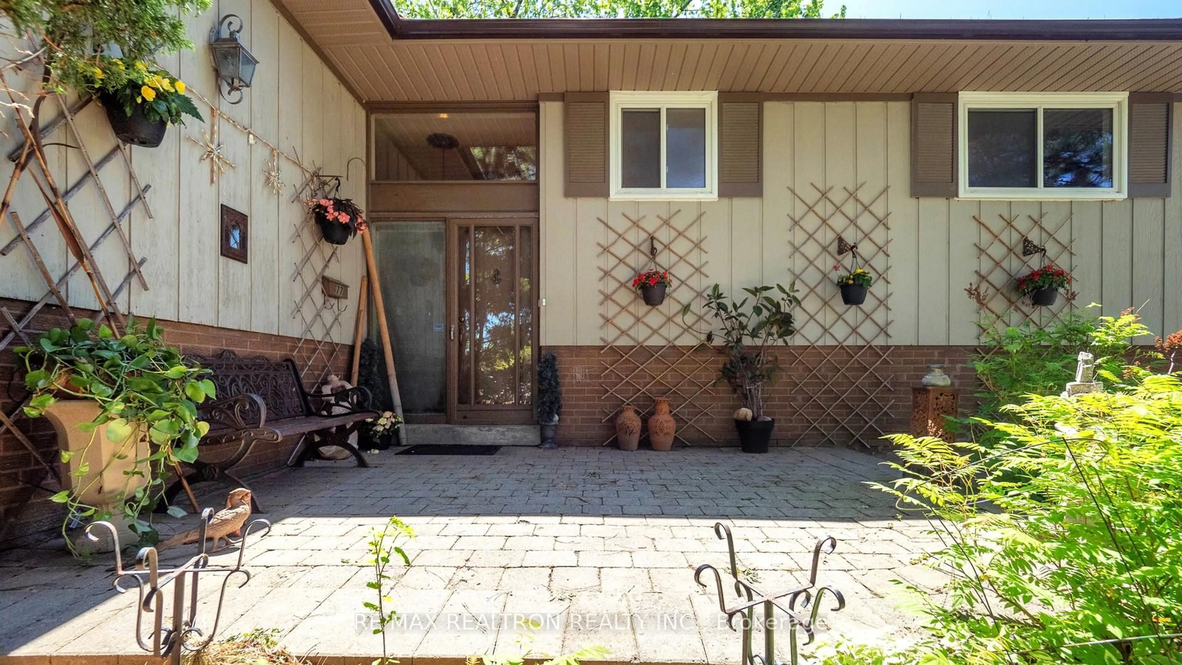 Patio, street for 77 Margaret Ave, Toronto Ontario M2J 4C4