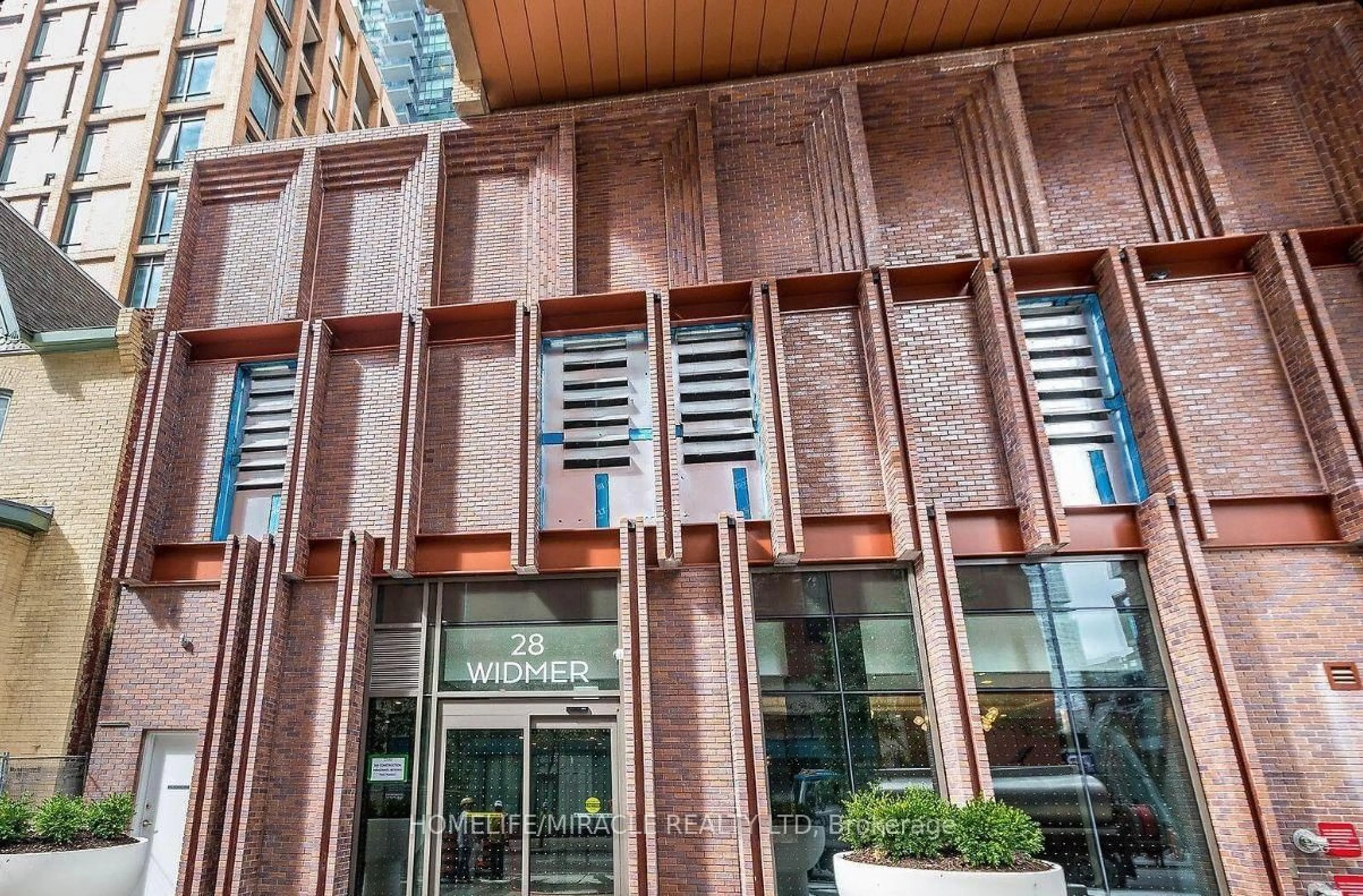 Indoor foyer for 28 Widmer St #3521, Toronto Ontario M5V 0W6