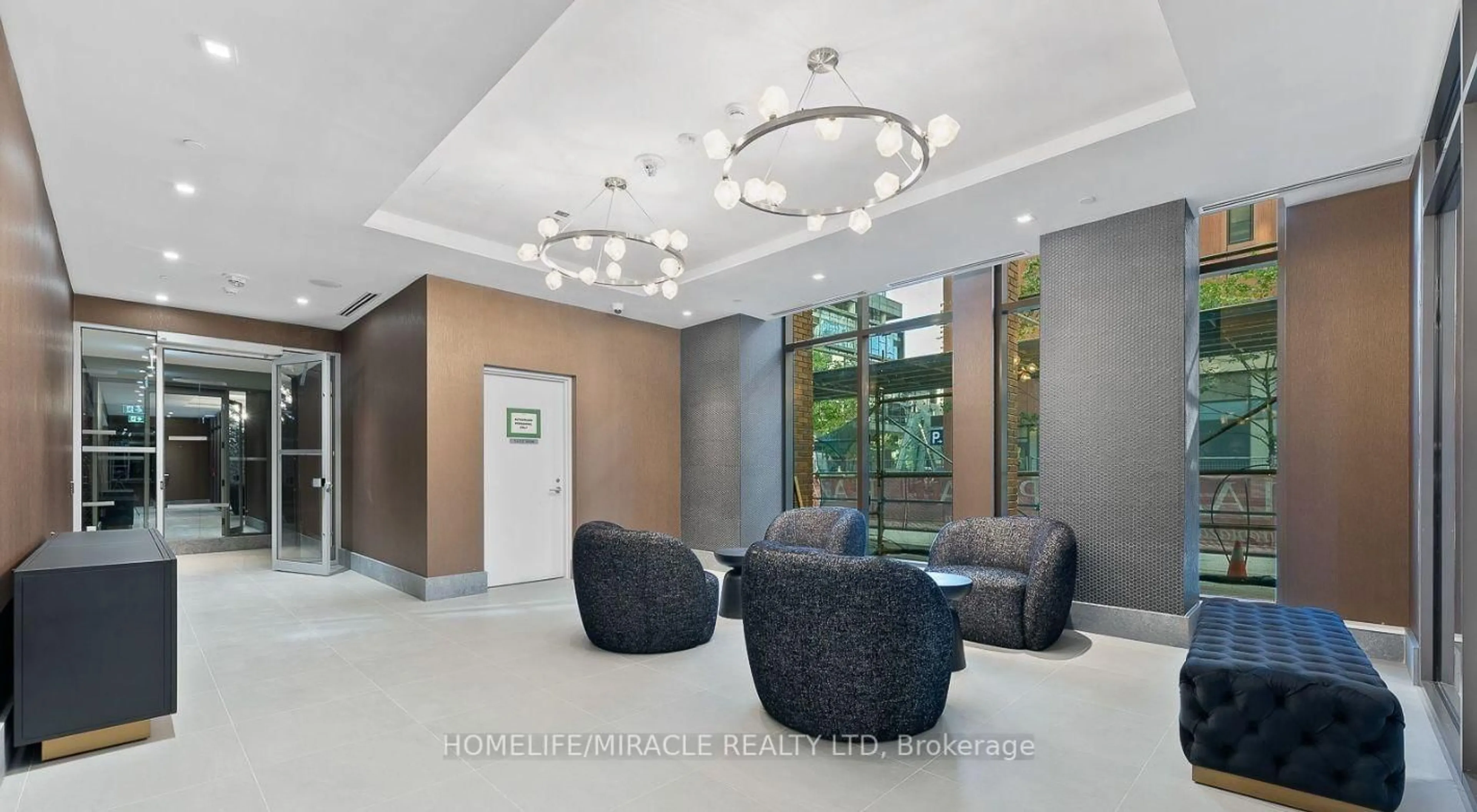 Lobby for 28 Widmer St #3521, Toronto Ontario M5V 0W6