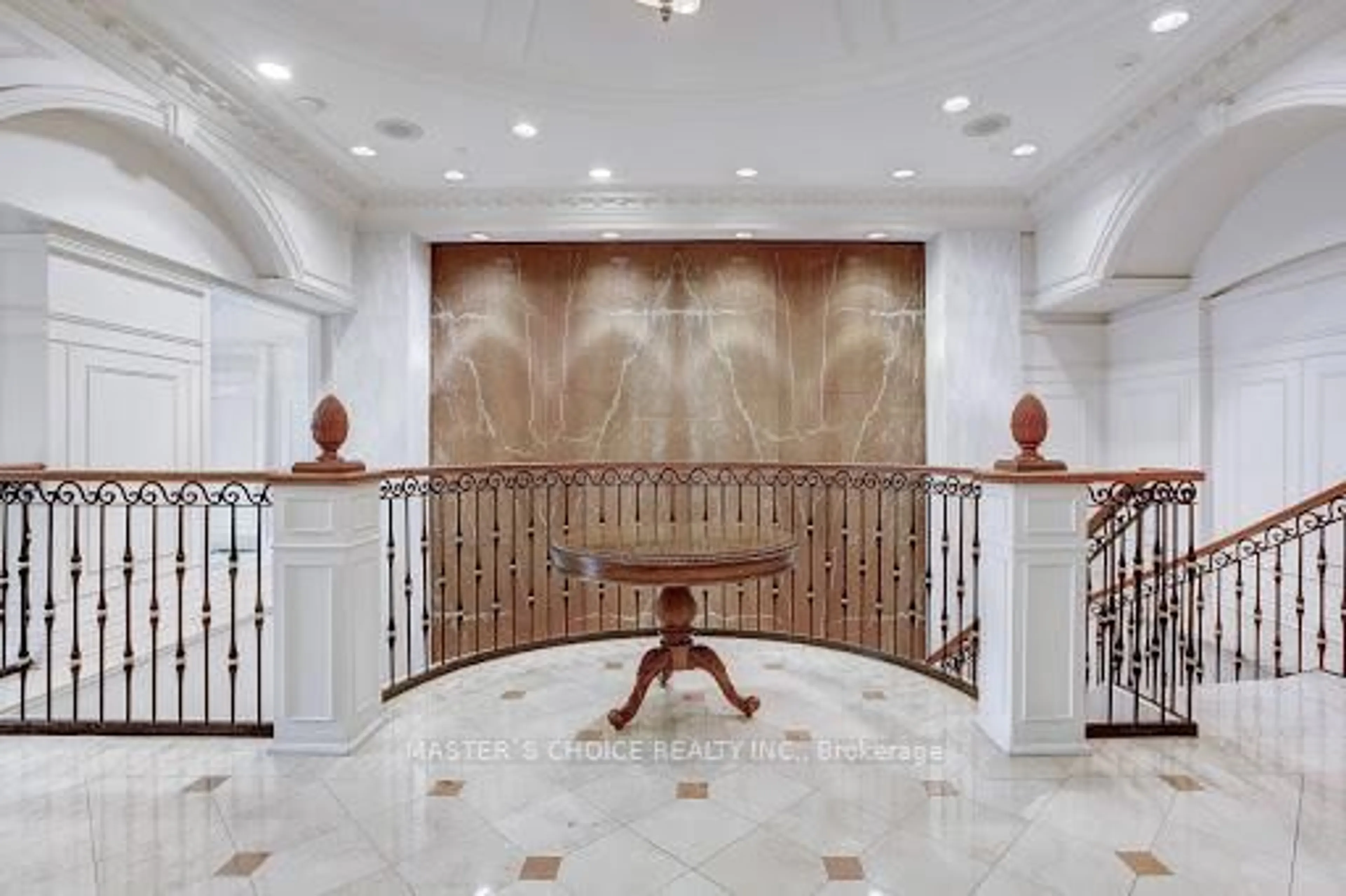 Indoor foyer for 880 Grandview Way #PH07, Toronto Ontario M2N 7B2
