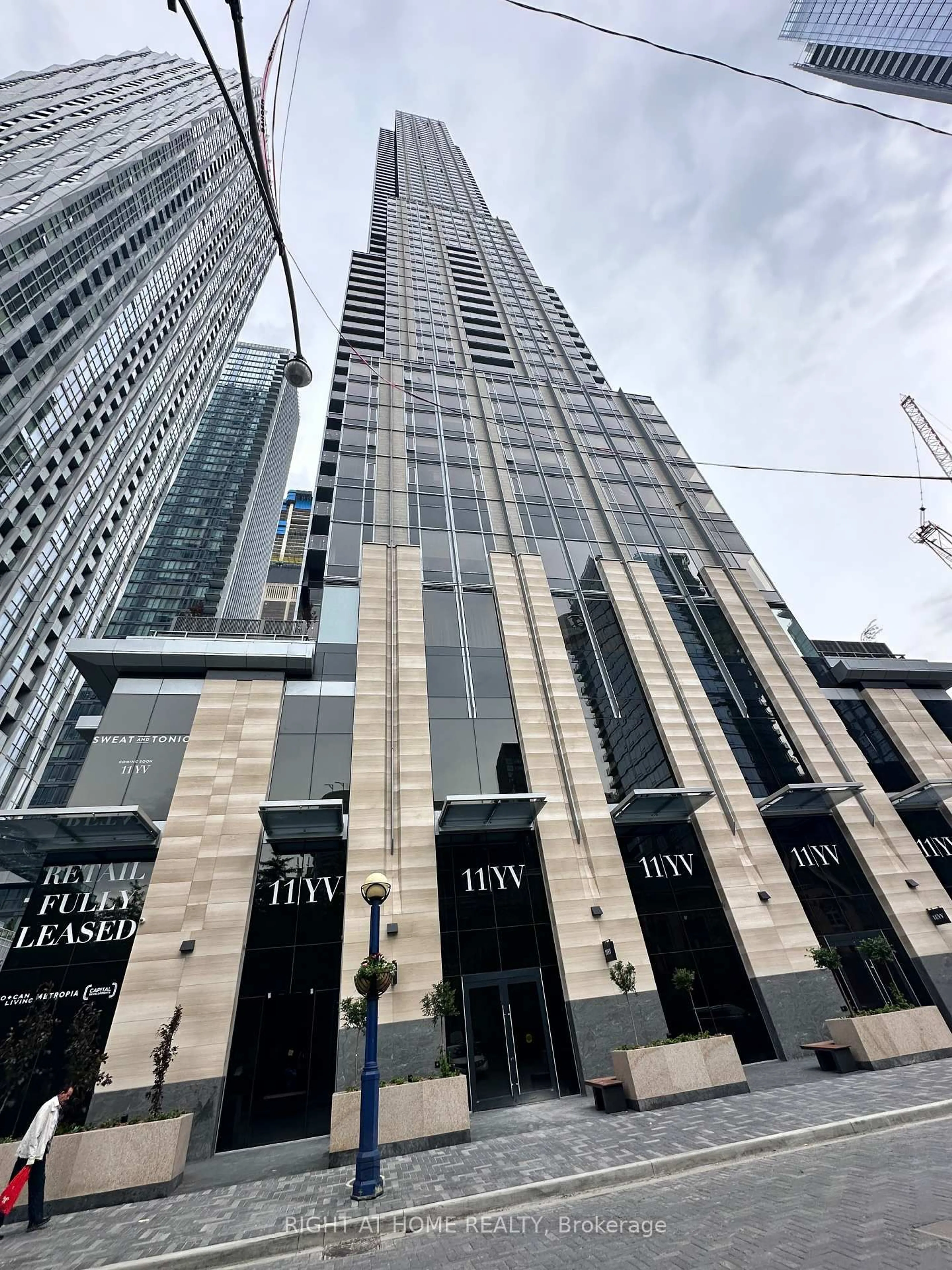 Unknown for 11 Yorkville Ave #4209, Toronto Ontario M4W 1L2