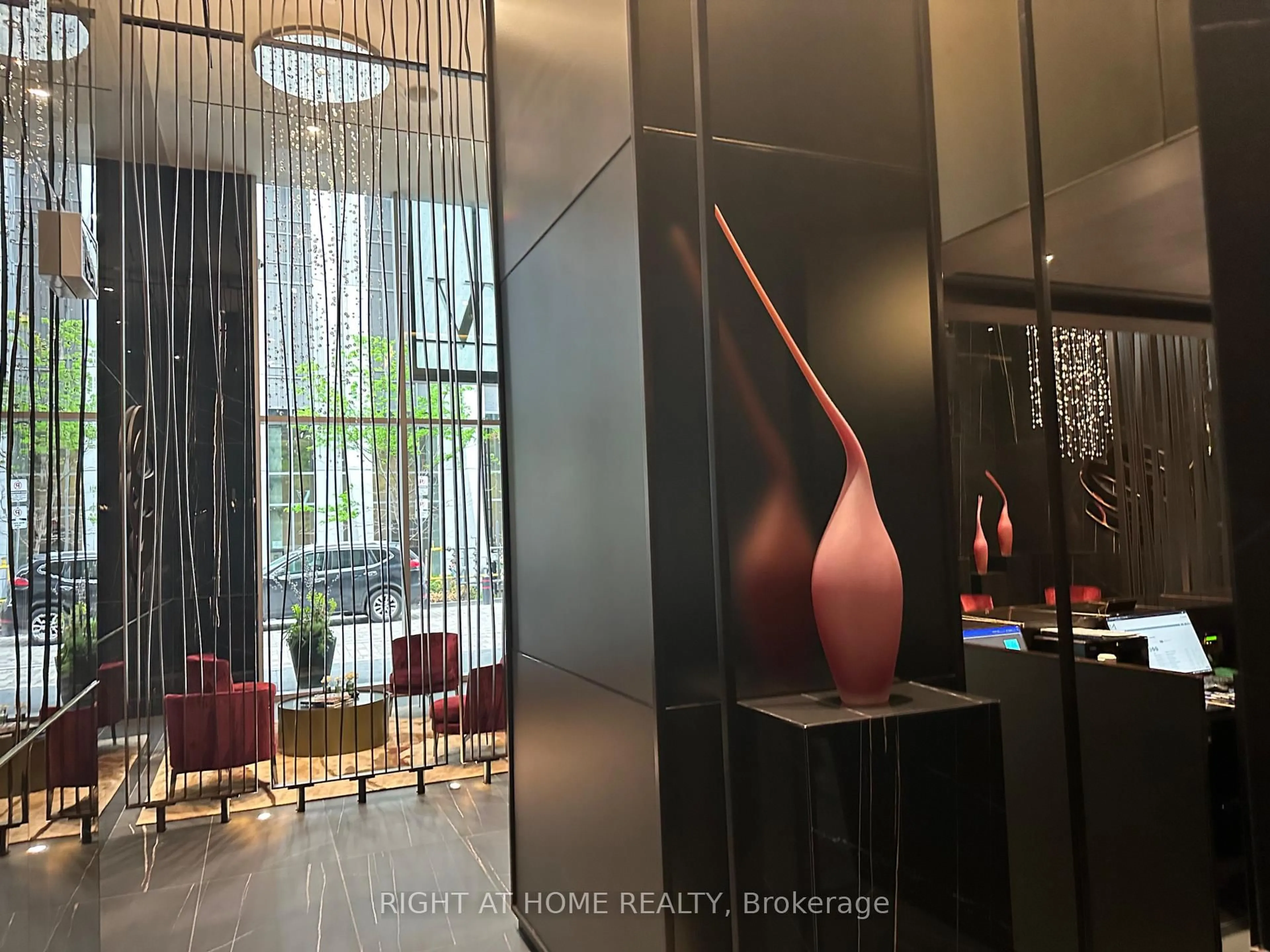 Indoor foyer for 11 Yorkville Ave #4209, Toronto Ontario M4W 1L2