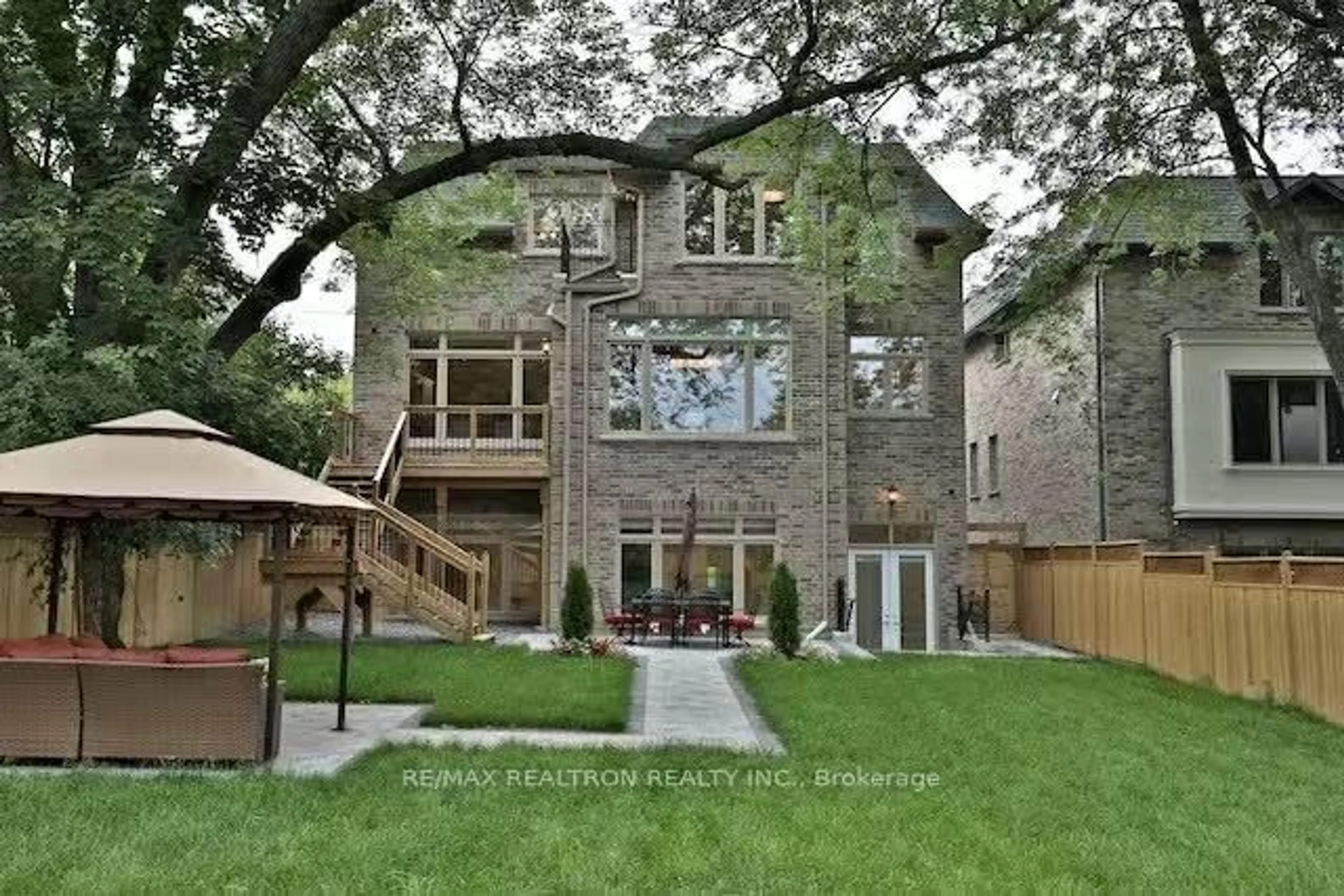 Home with brick exterior material, unknown for 255 Ellerslie Ave, Toronto Ontario M2N 1Y5
