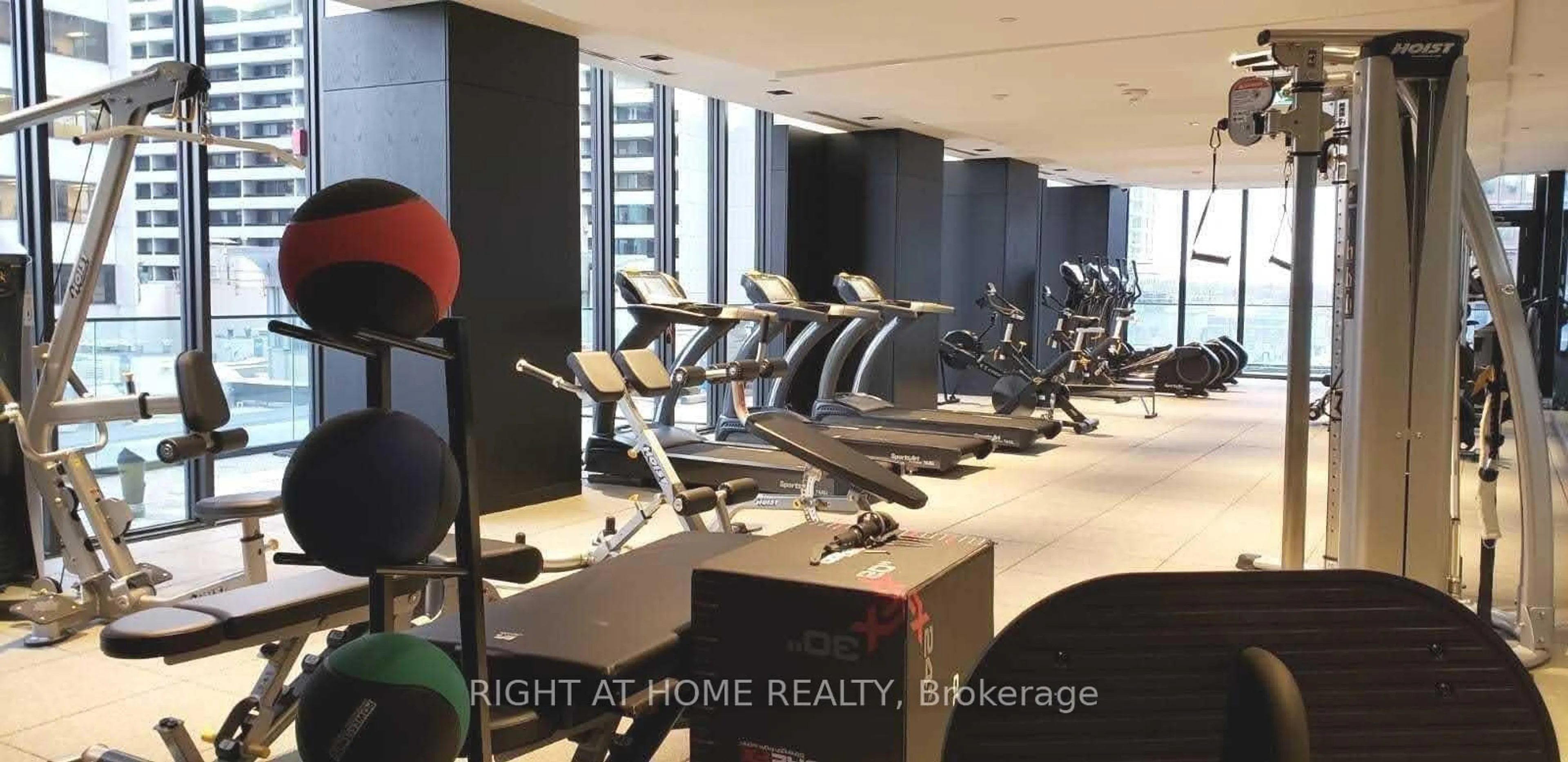 Gym or fitness room for 8 Eglinton Ave #3407, Toronto Ontario M4P 1A6