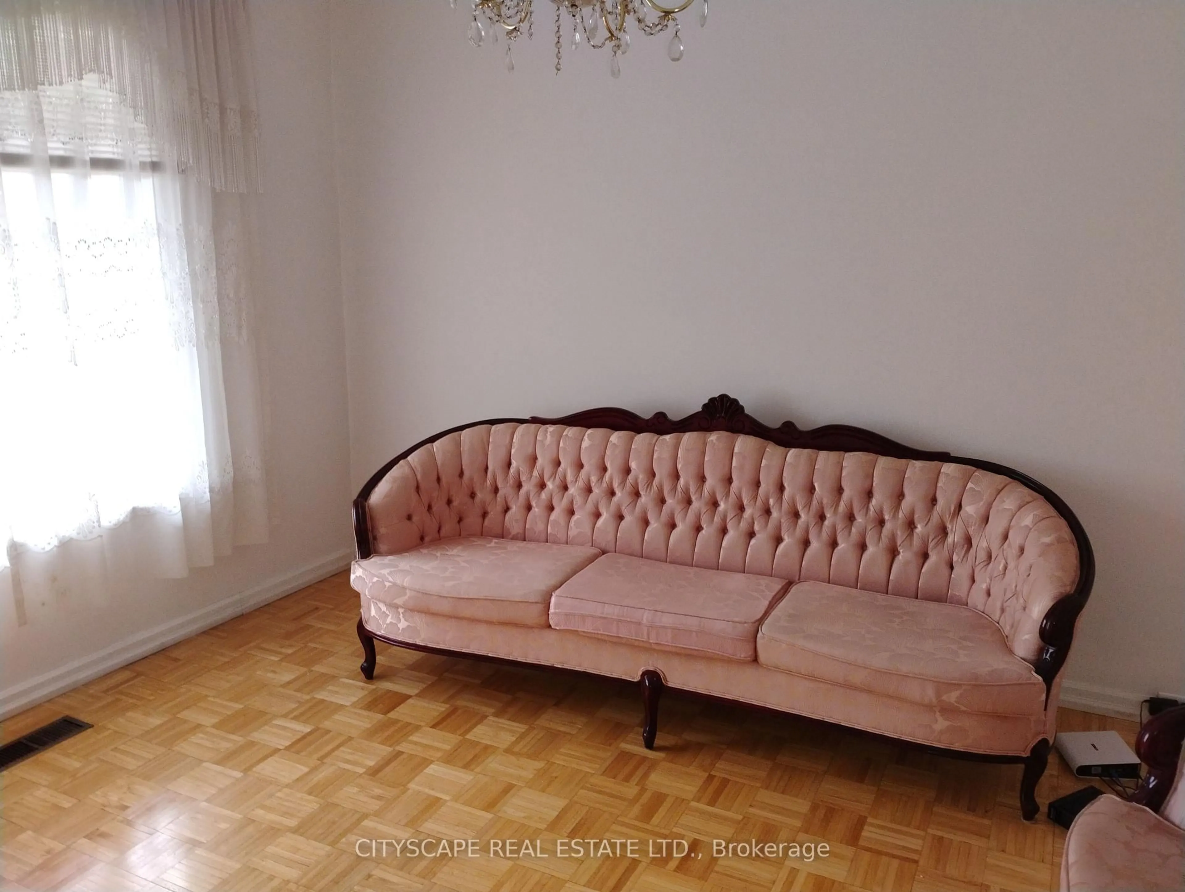Living room with furniture, unknown for 92 Bellwoods Ave, Toronto Ontario M6J 2P4