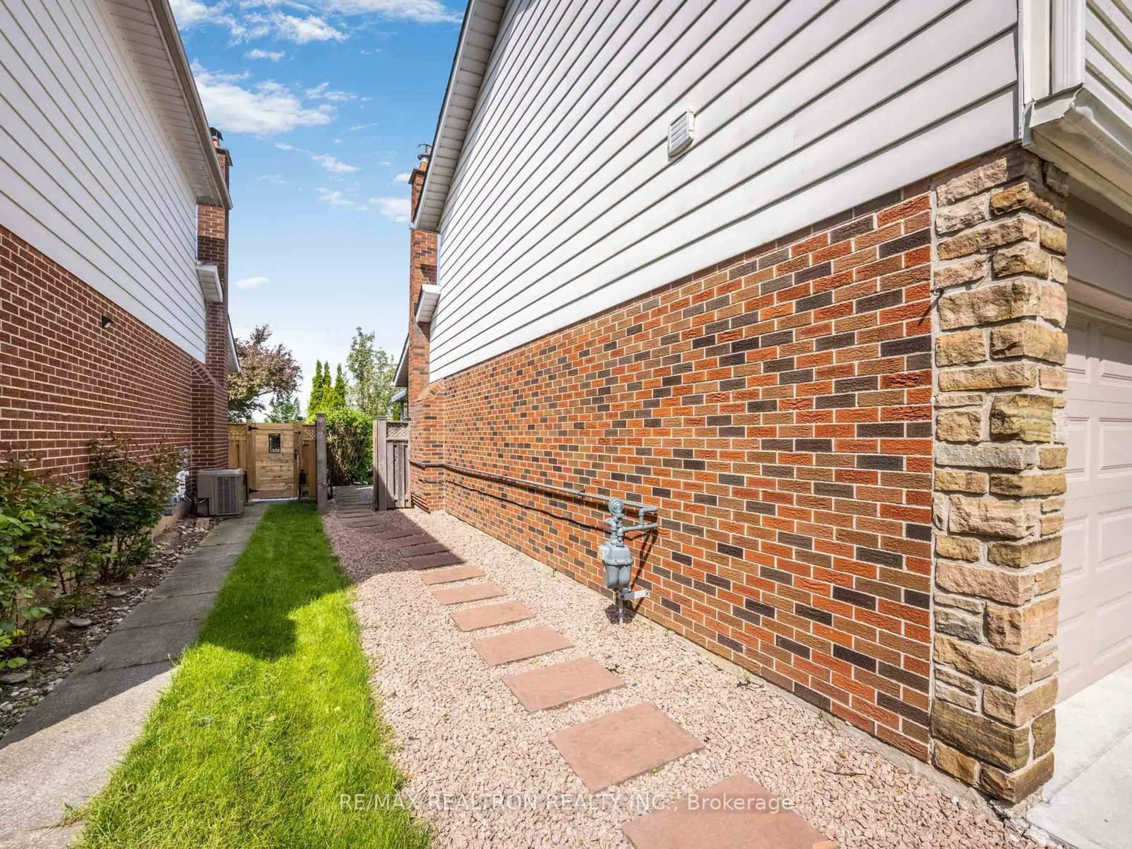 Home with brick exterior material, street for 6 Tumbleweed Rd, Toronto Ontario M2J 2N3