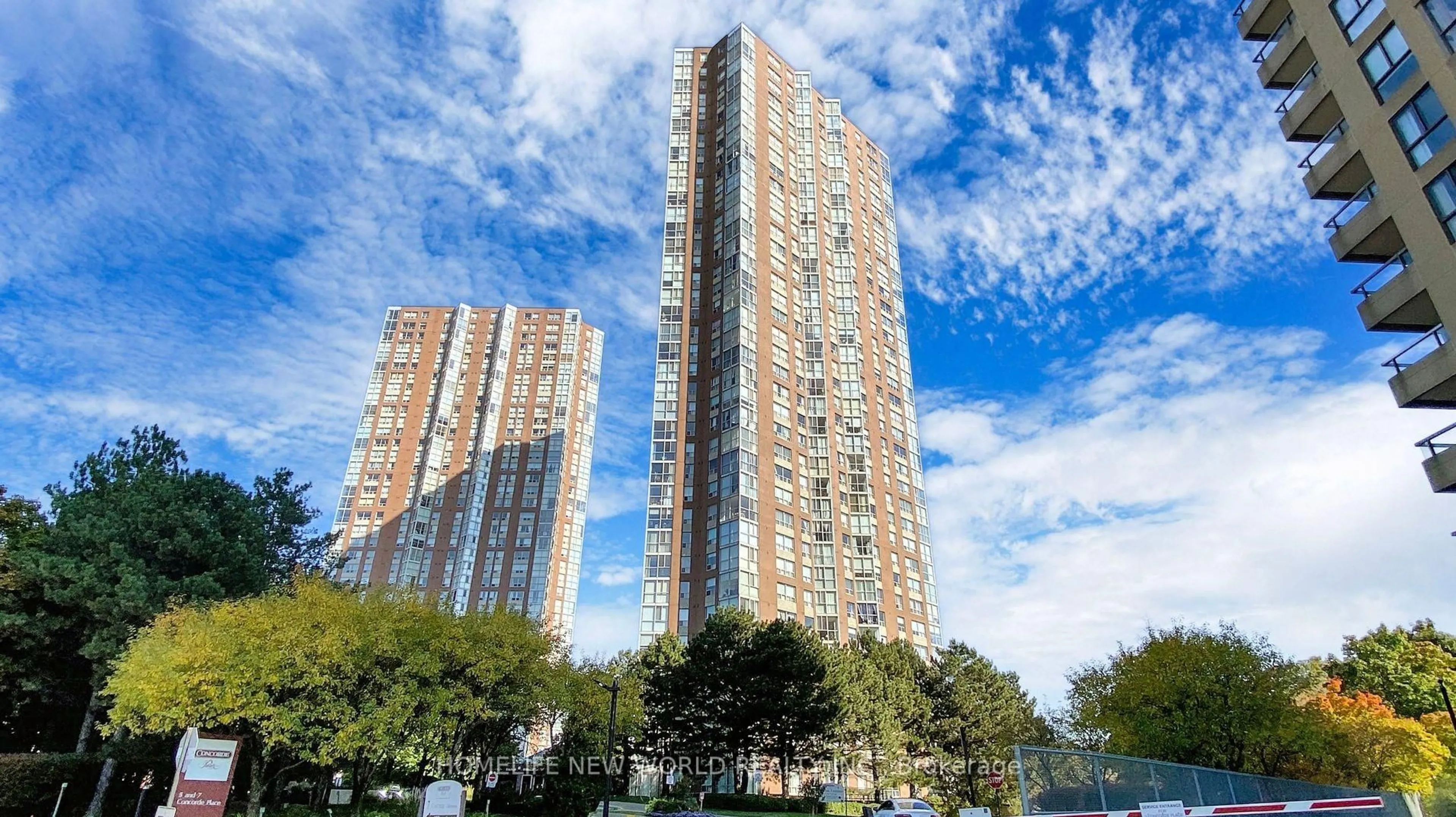 A pic from outside/outdoor area/front of a property/back of a property/a pic from drone, building for 5 Concorde Pl #2306, Toronto Ontario M3C 3M8