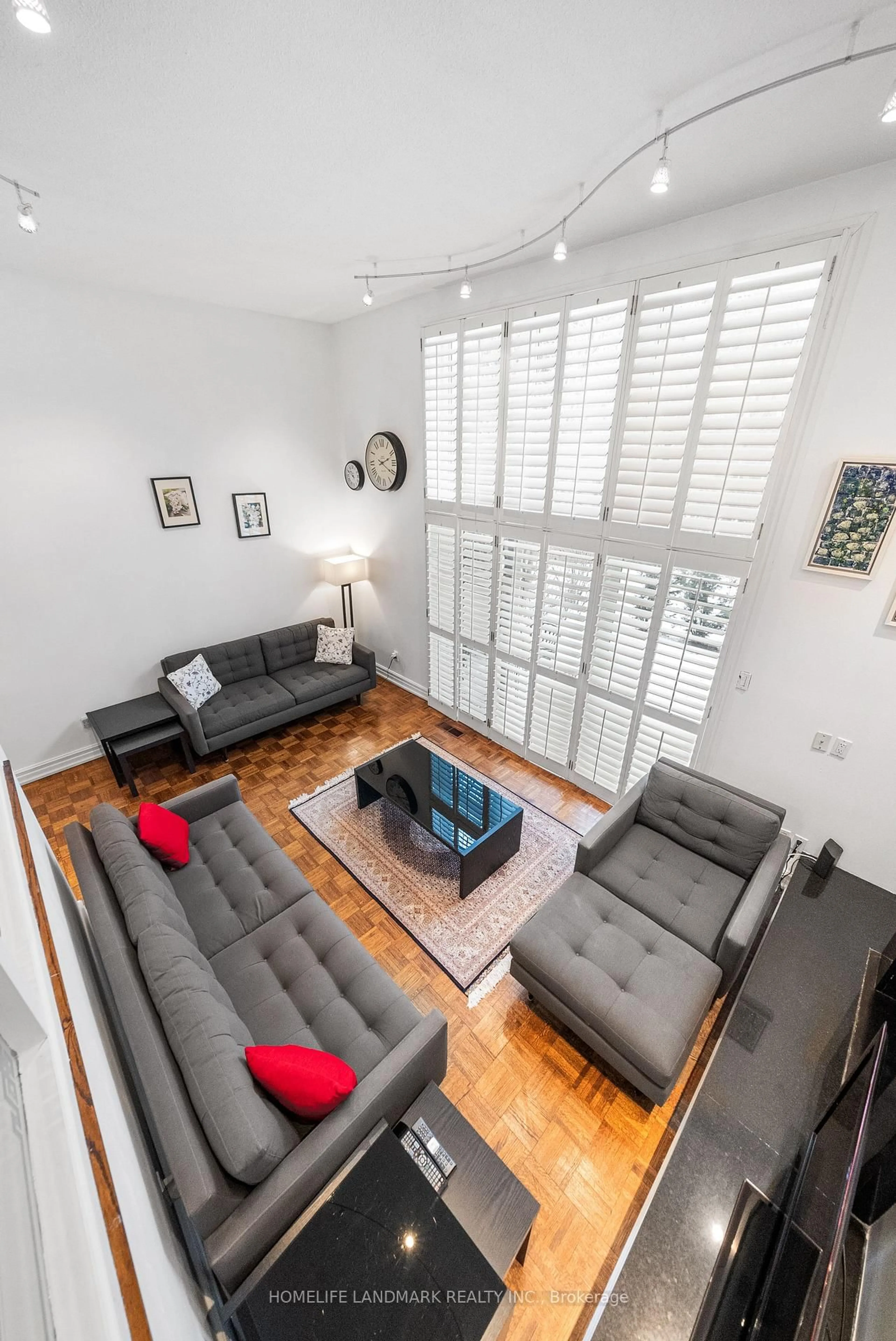Living room with furniture, unknown for 89 Scenic Mill Way, Toronto Ontario M2L 1S9
