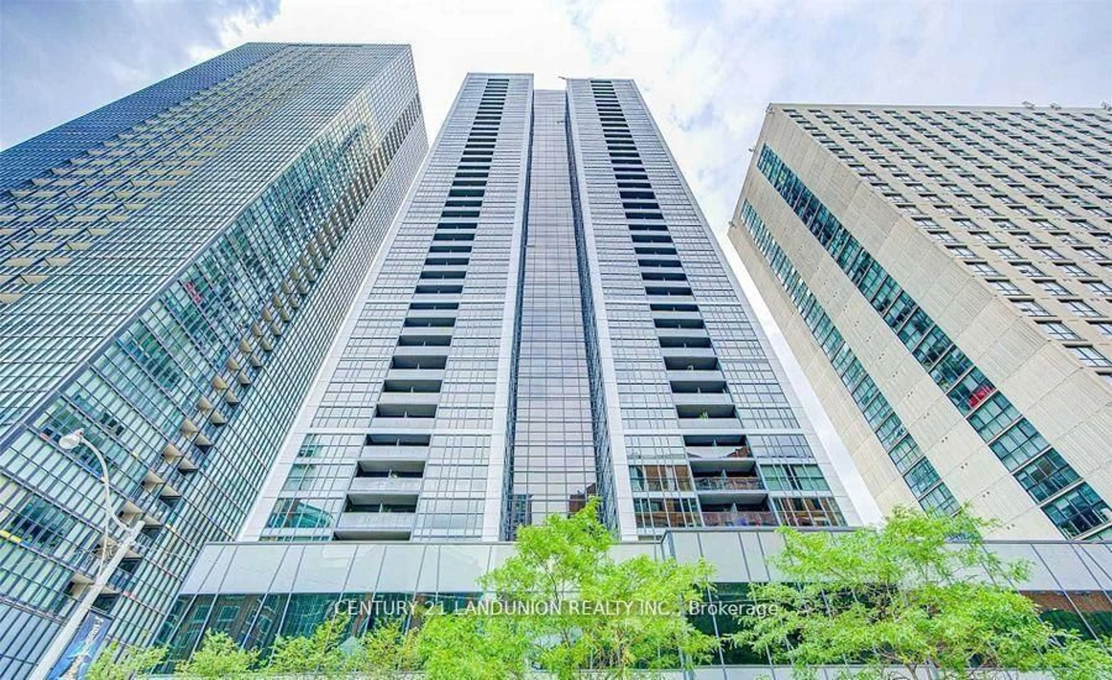 Indoor foyer for 28 Ted Rogers Way #2902, Toronto Ontario M4Y 2J4