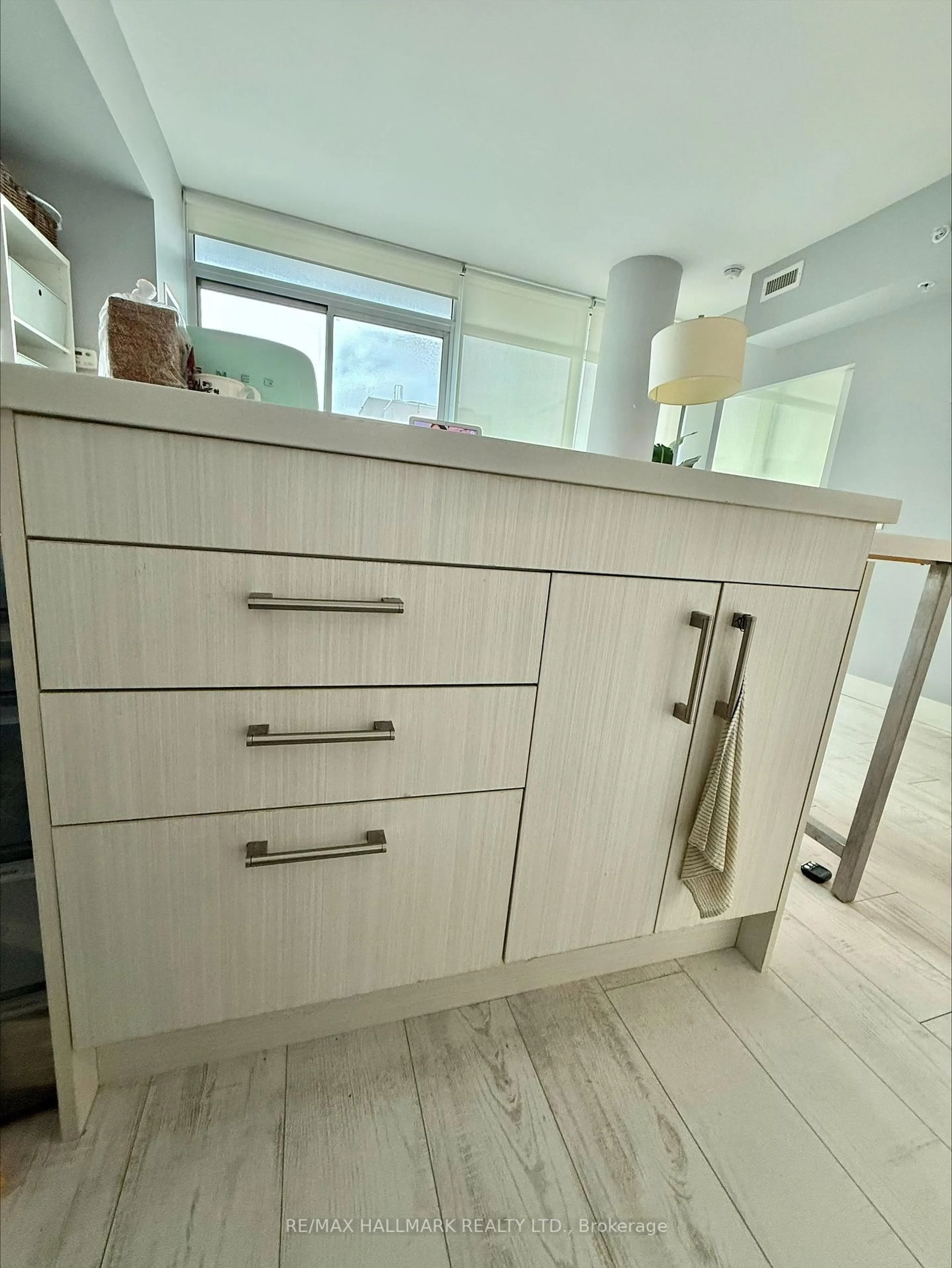 Contemporary bathroom, ceramic/tile floor for 39 SHERBOURNE St #1508, Toronto Ontario M5A 1K2