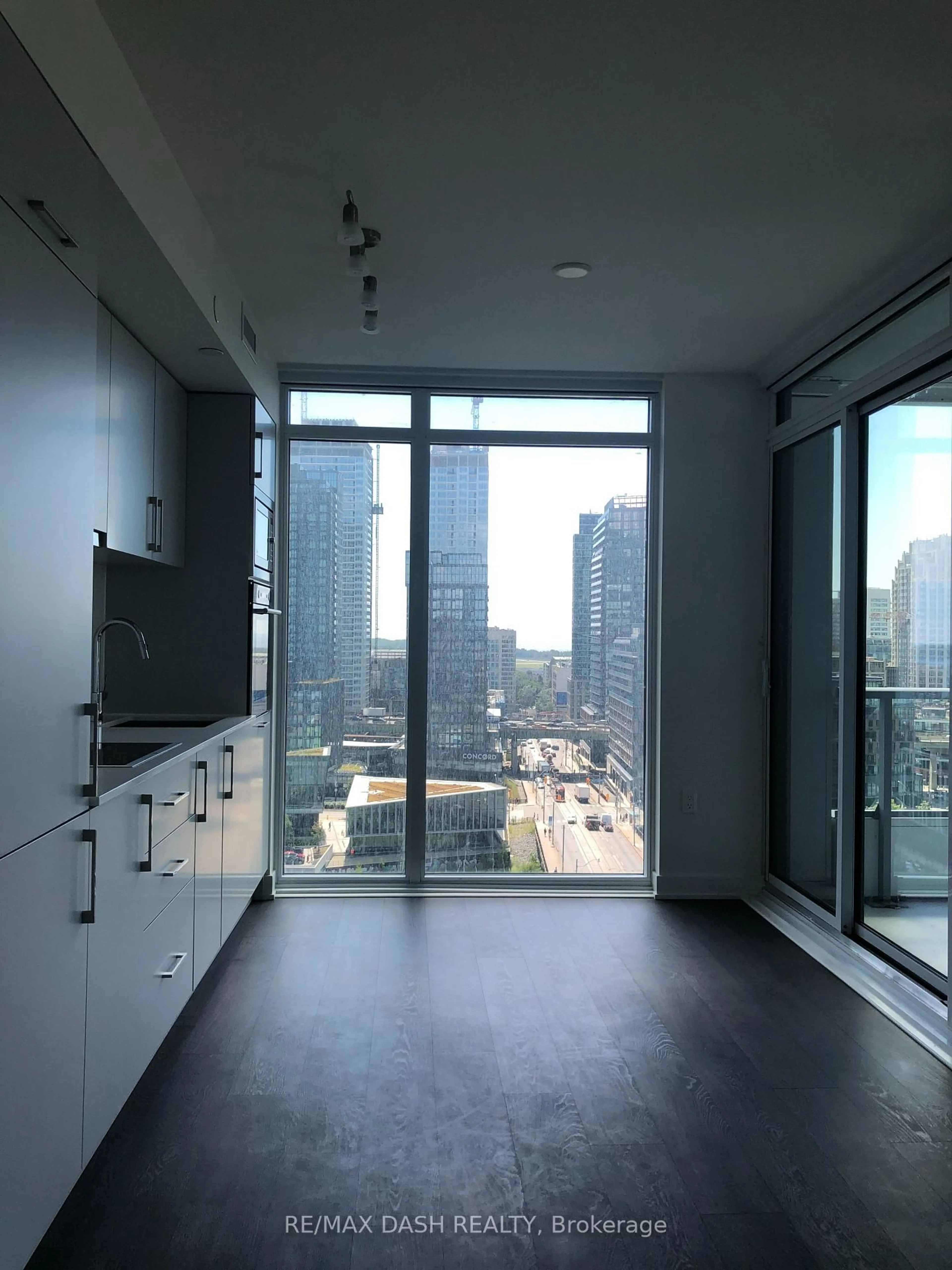 Unknown for 27 Bathurst St #1204W, Toronto Ontario M5V 0R1