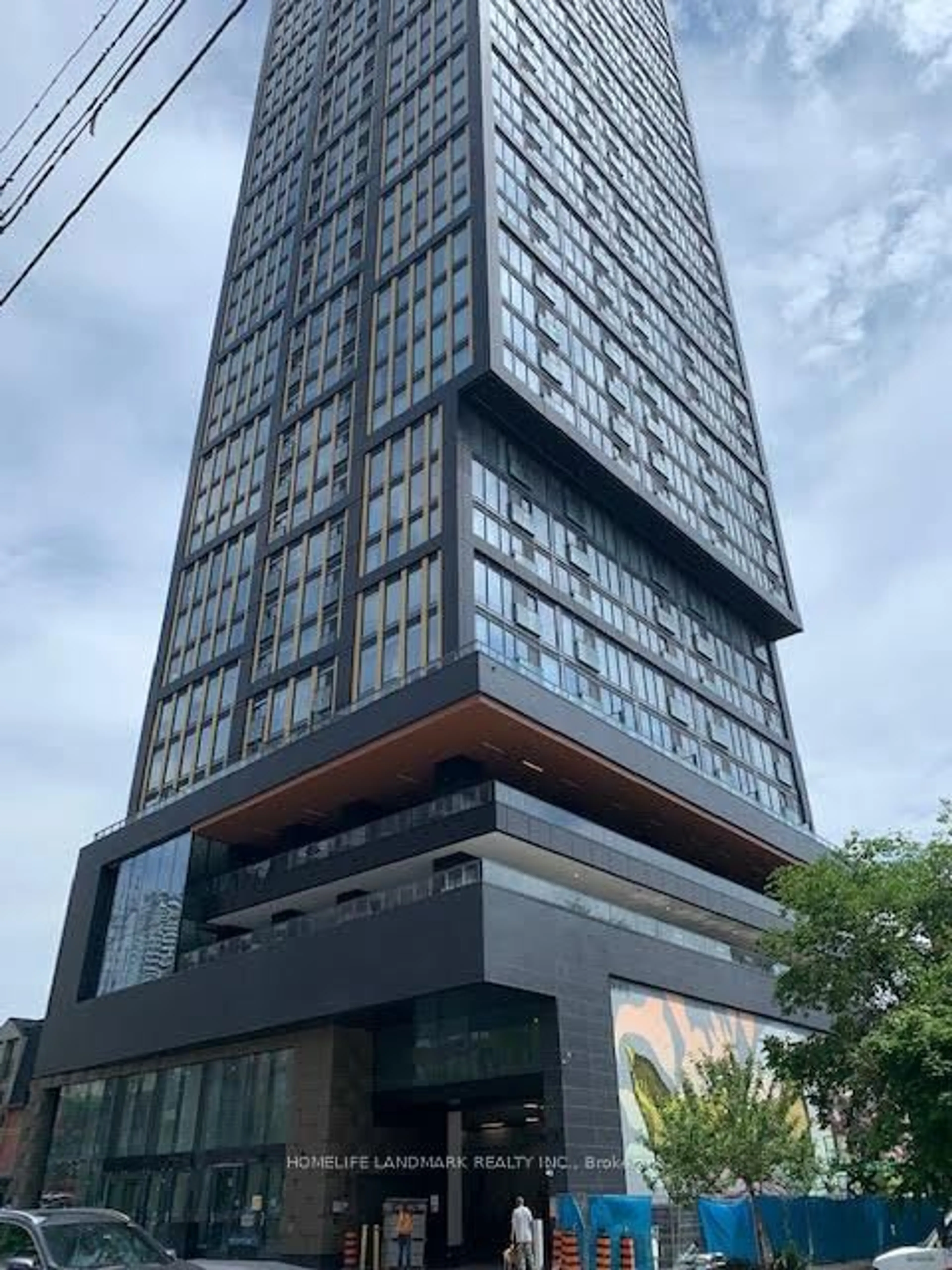 Indoor foyer for 319 Jarvis St #1701, Toronto Ontario M5B 0C8