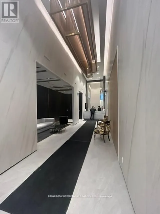 319 Jarvis St #1701, Toronto 2