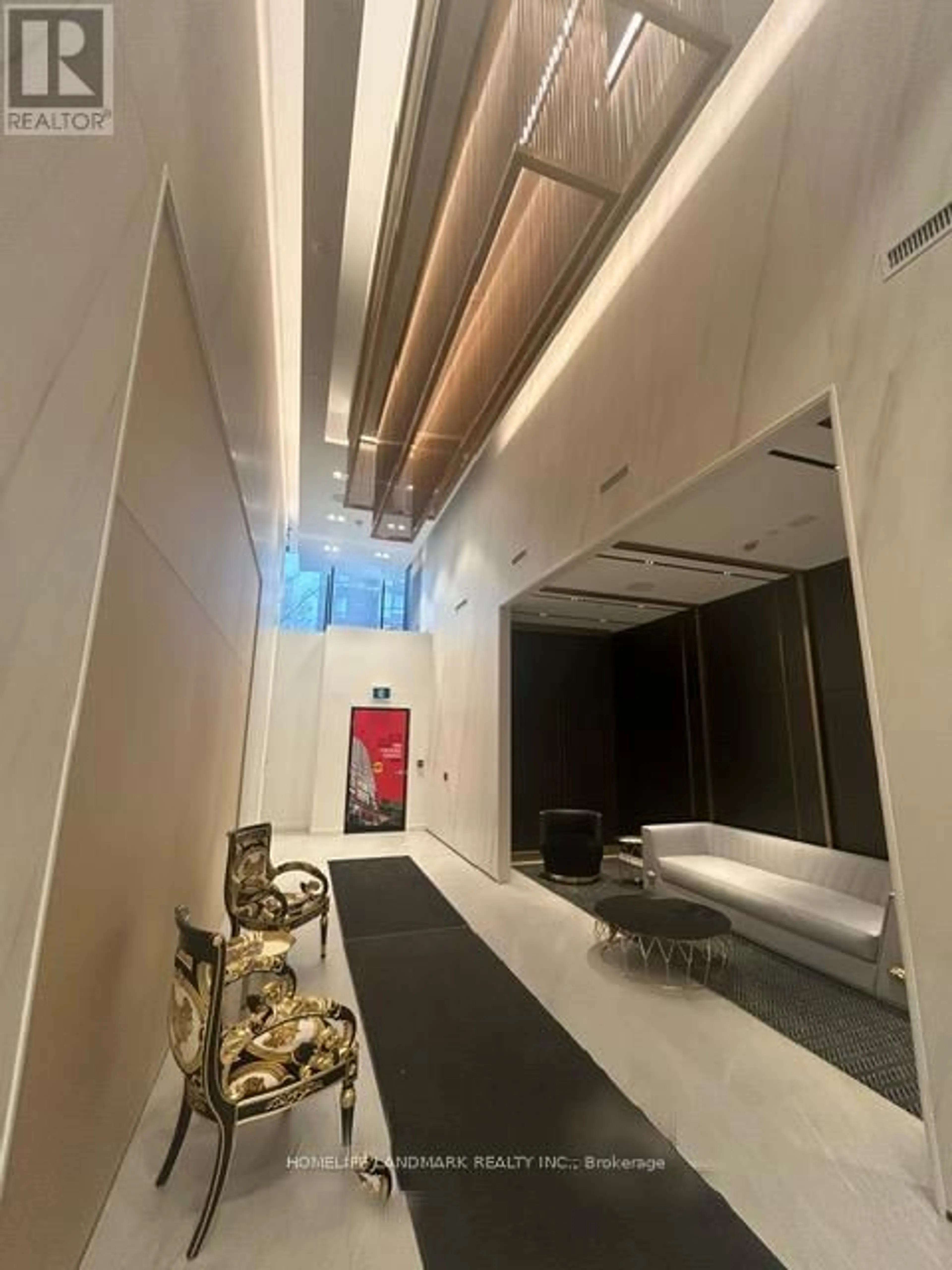 Indoor foyer for 319 Jarvis St #806, Toronto Ontario M5B 0C8