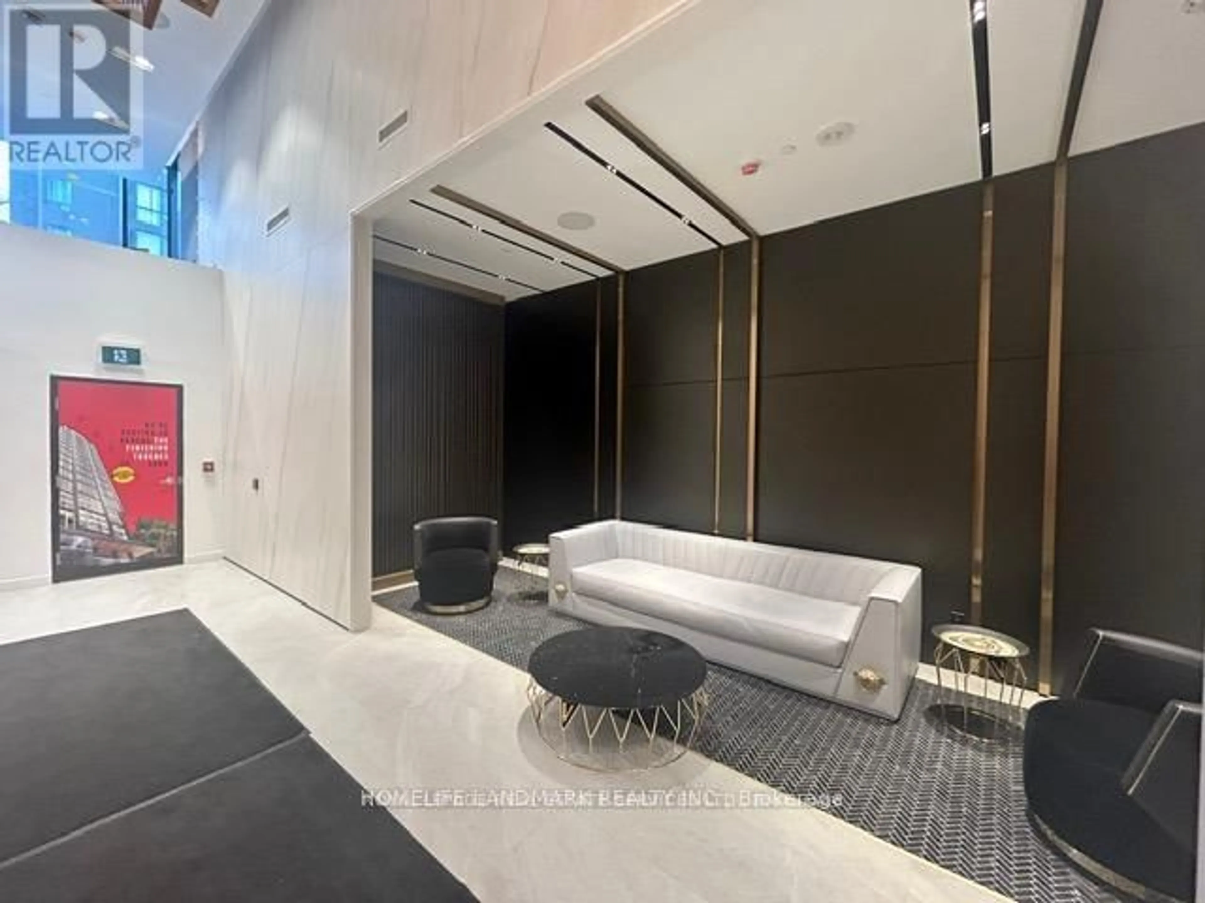 Indoor foyer for 319 Jarvis St #806, Toronto Ontario M5B 0C8