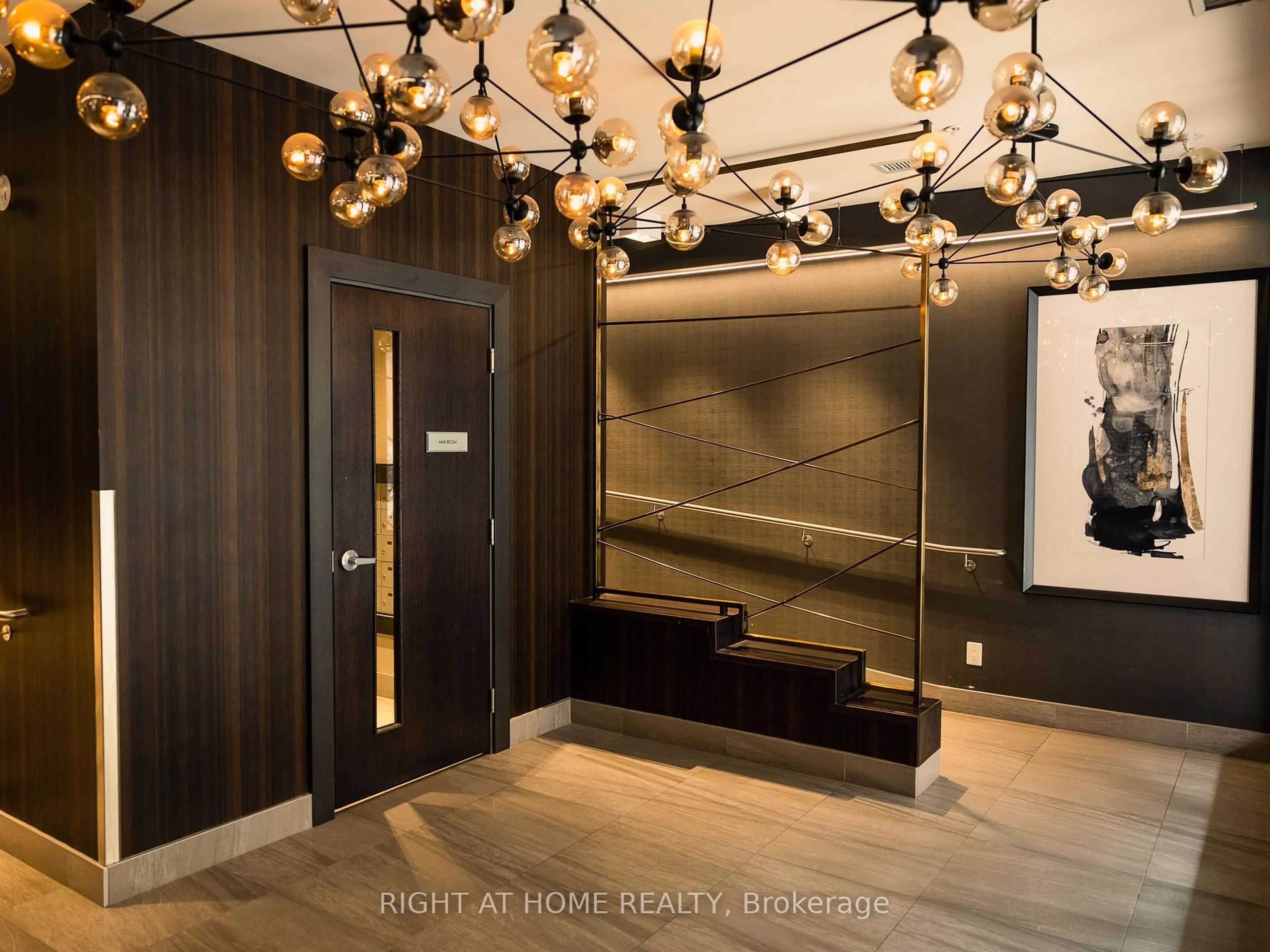 Indoor entryway for 90 Niagara St #410, Toronto Ontario M5V 0P9