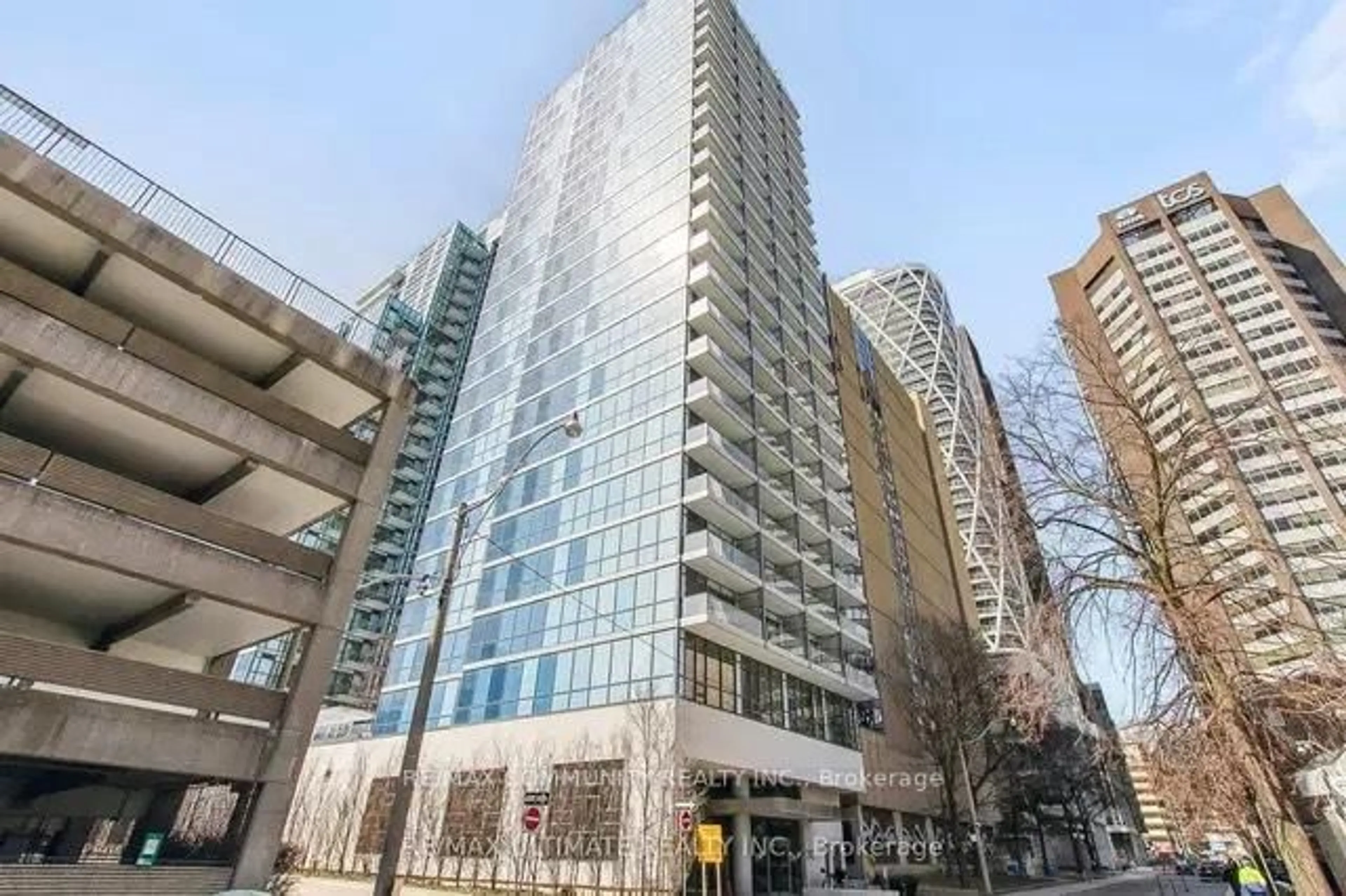 Indoor foyer for 210 Simcoe St #1610, Toronto Ontario M5T 0A9