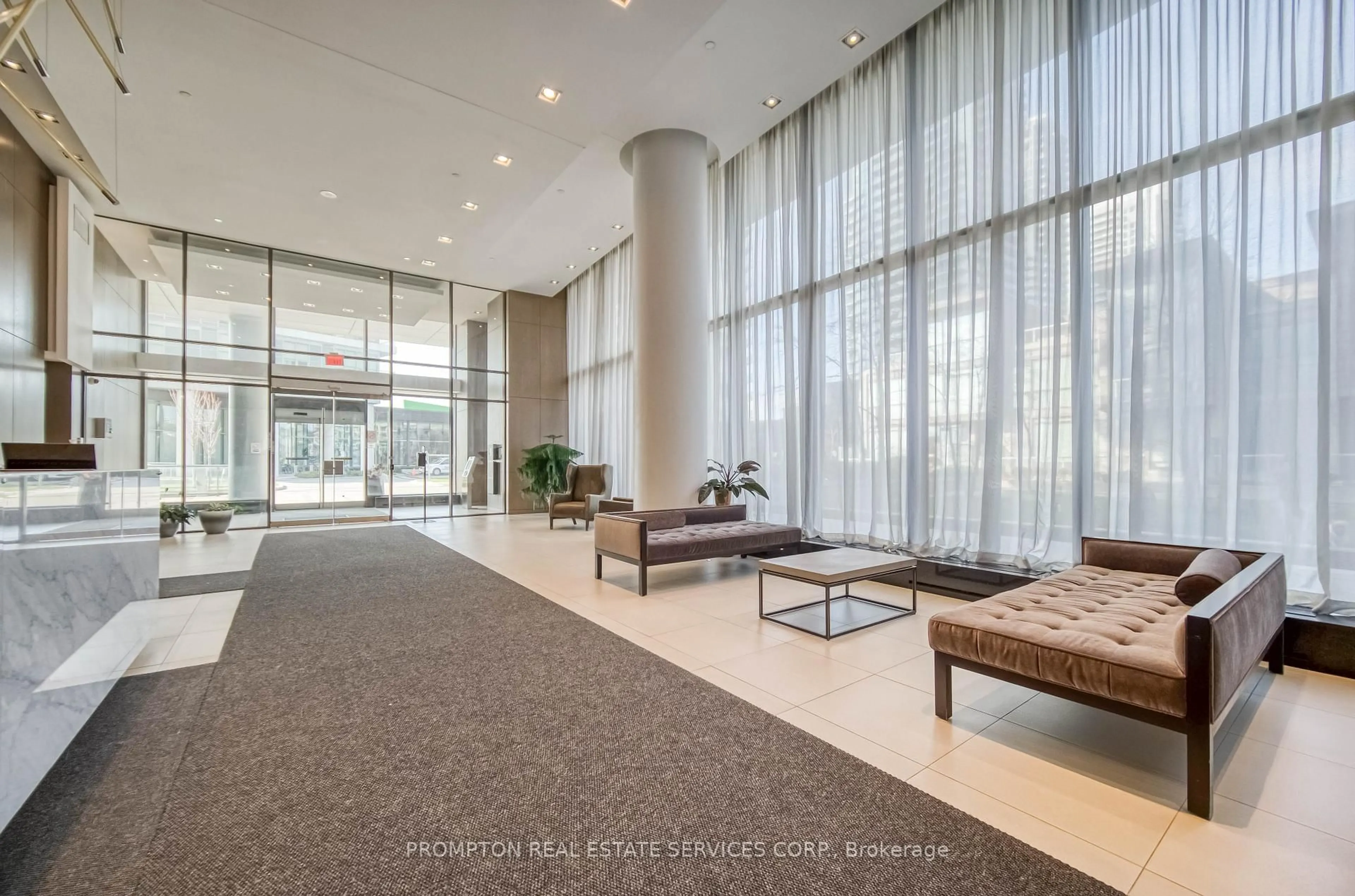 Indoor foyer for 121 Mcmahon Dr #807, Toronto Ontario M2K 0C1