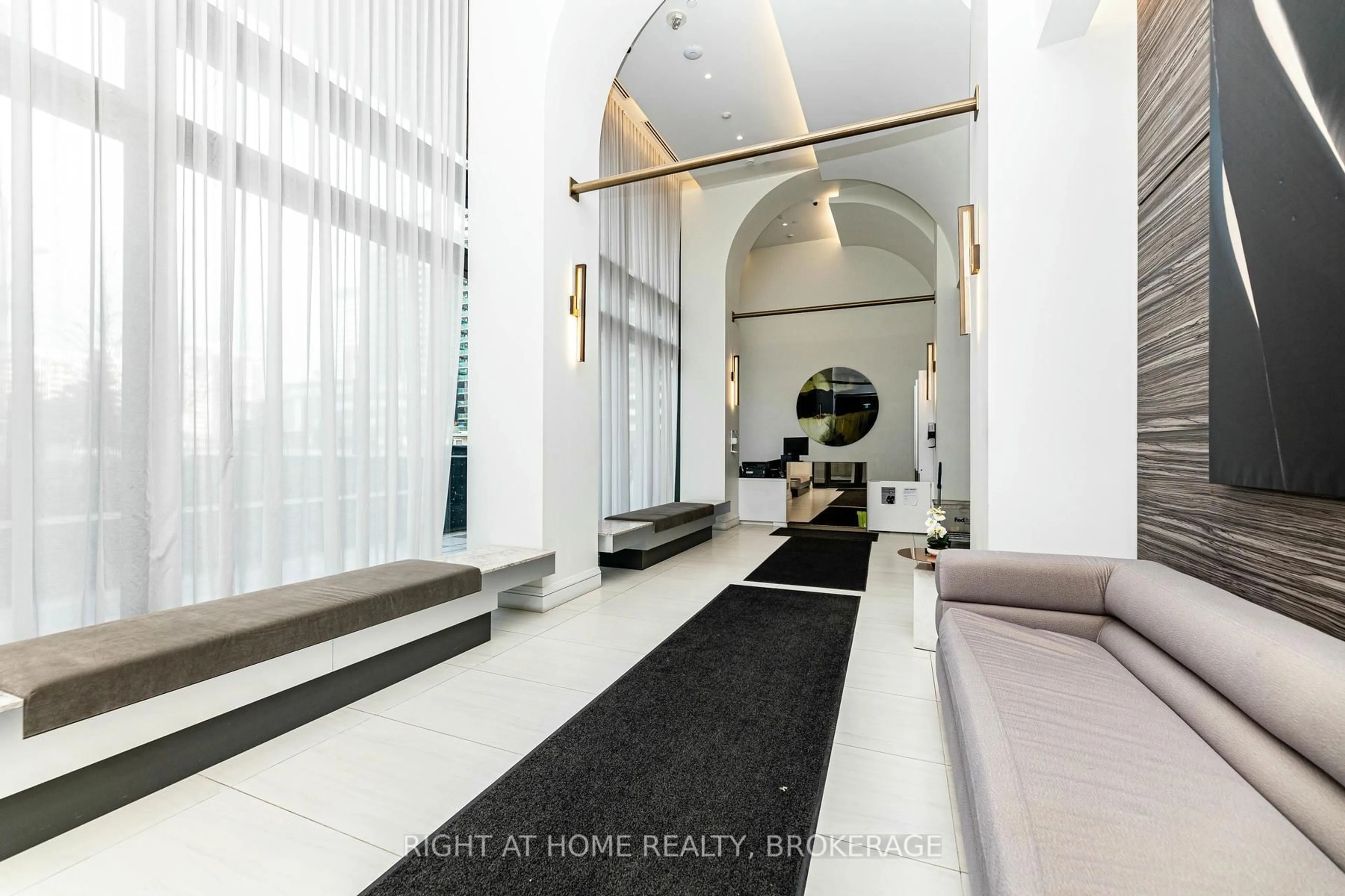Lobby for 39 Roehampton Ave #1301, Toronto Ontario M4P 0G1