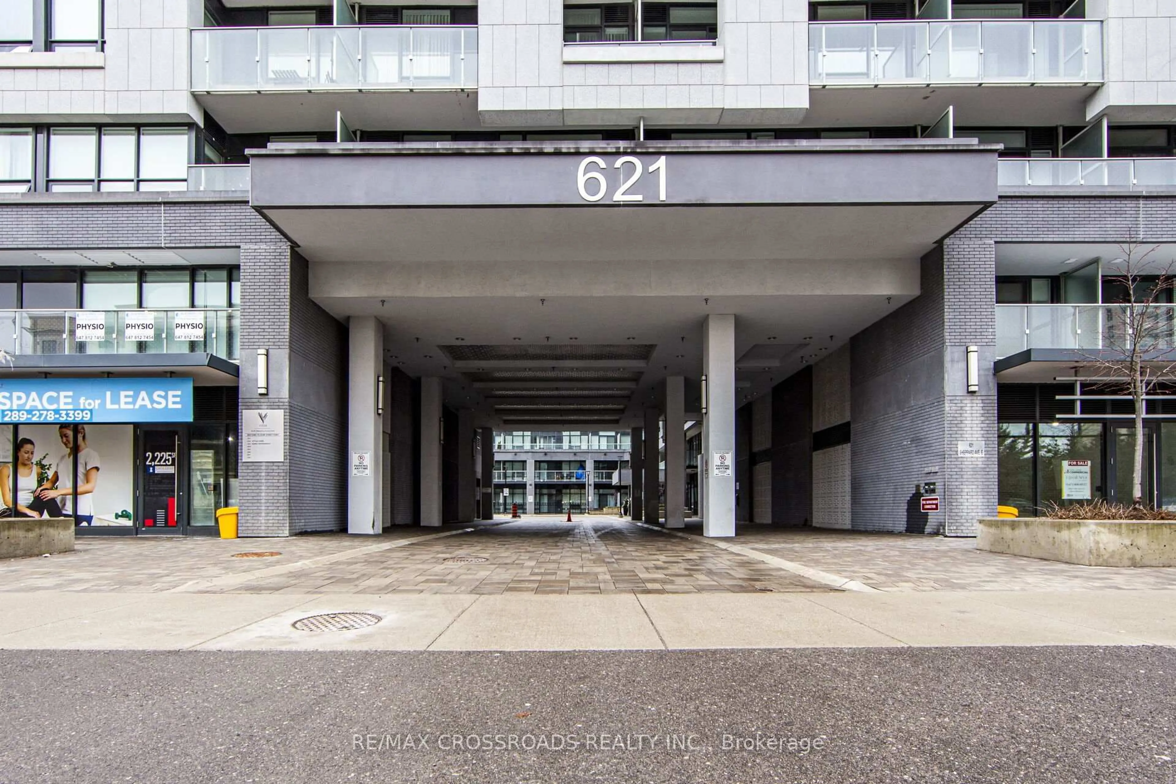 Indoor foyer for 621 Sheppard Ave #TPH10, Toronto Ontario M2K 0G4
