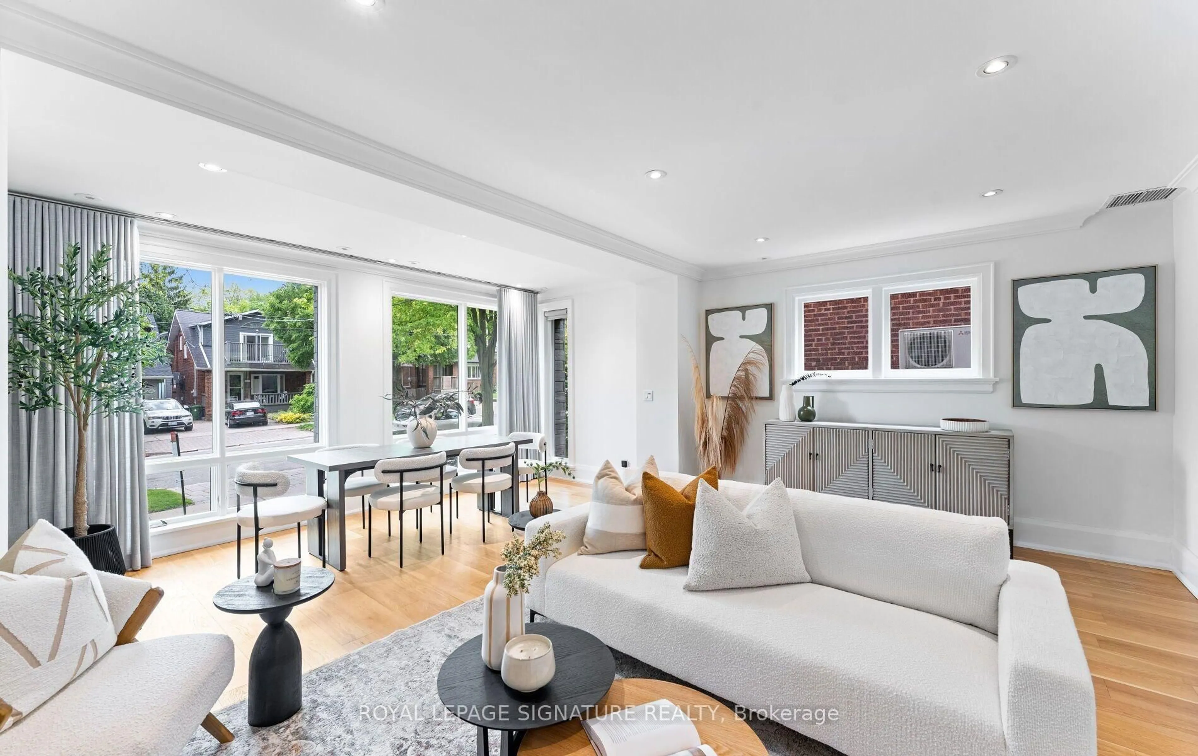 Living room with furniture, unknown for 318 St Clements Ave, Toronto Ontario M4R 1H5