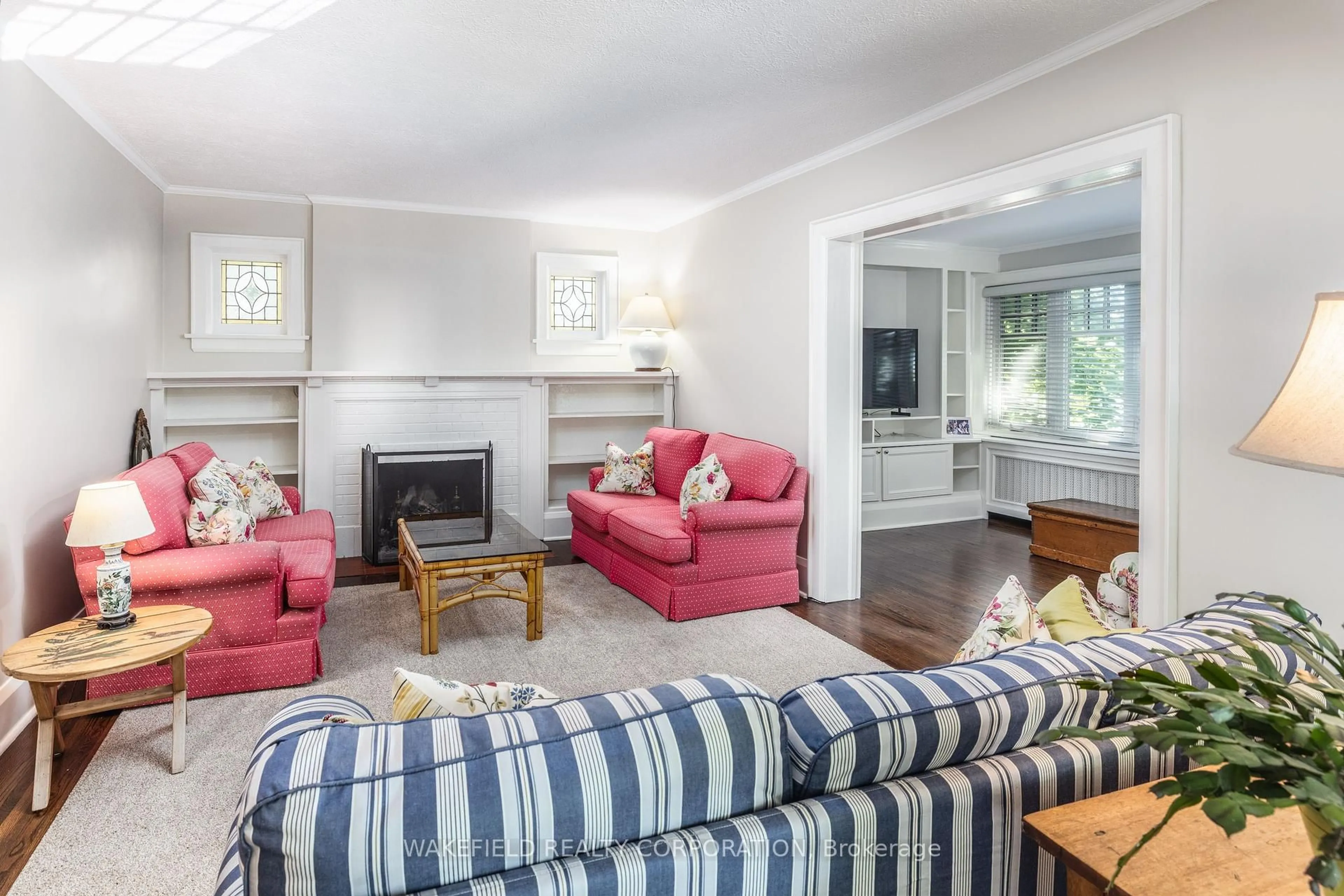 Living room with furniture, unknown for 14 Willowbank Blvd, Toronto Ontario M4R 1B6