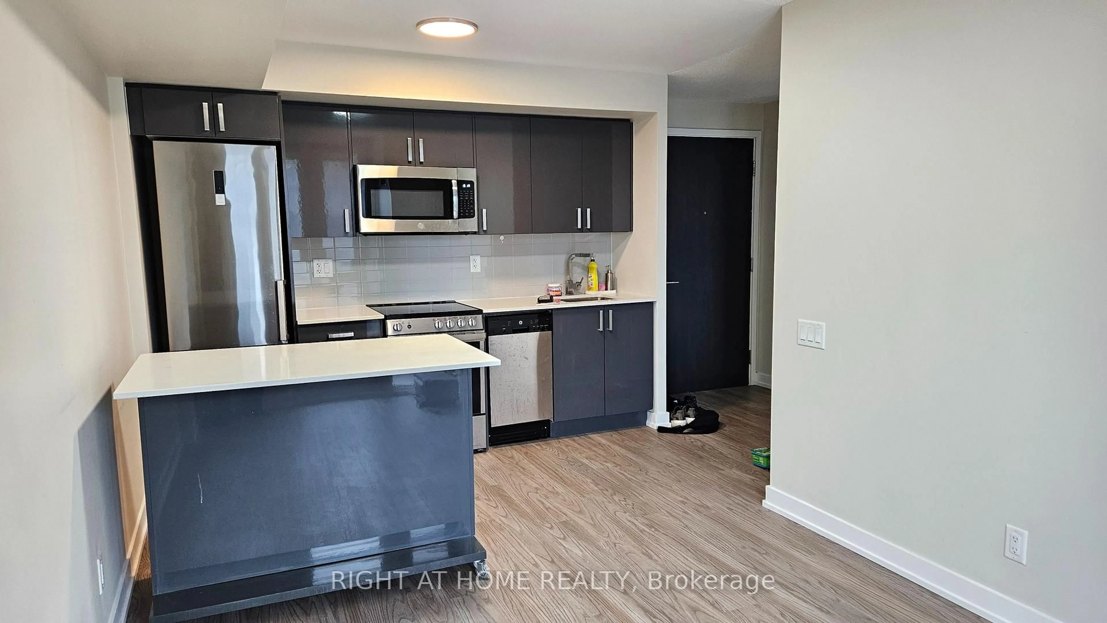Standard kitchen, unknown for 38 Monte Kwinter Crt #507, Toronto Ontario M3H 0E2