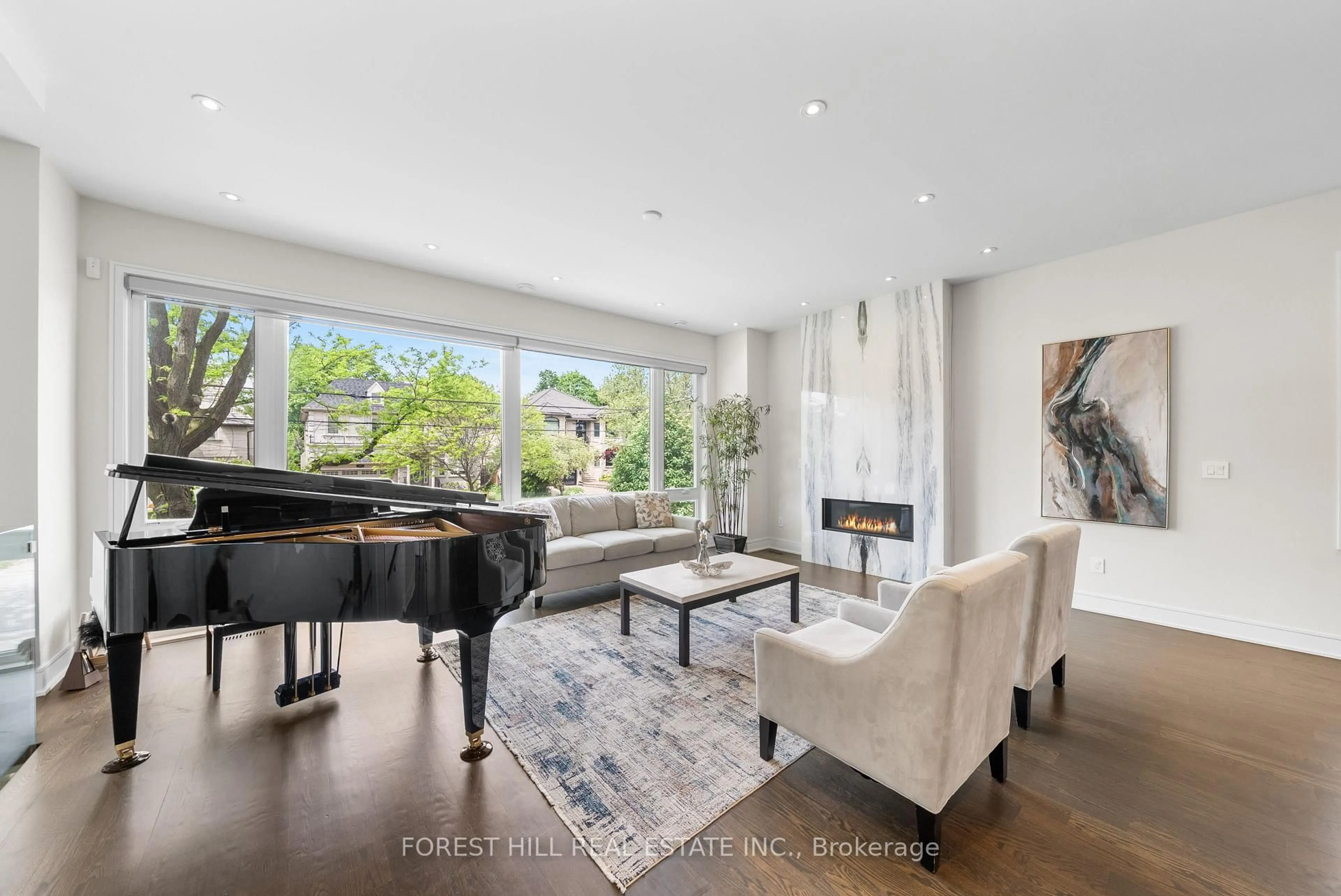 Living room with furniture, unknown for 211 Johnston Ave, Toronto Ontario M2N 1H4