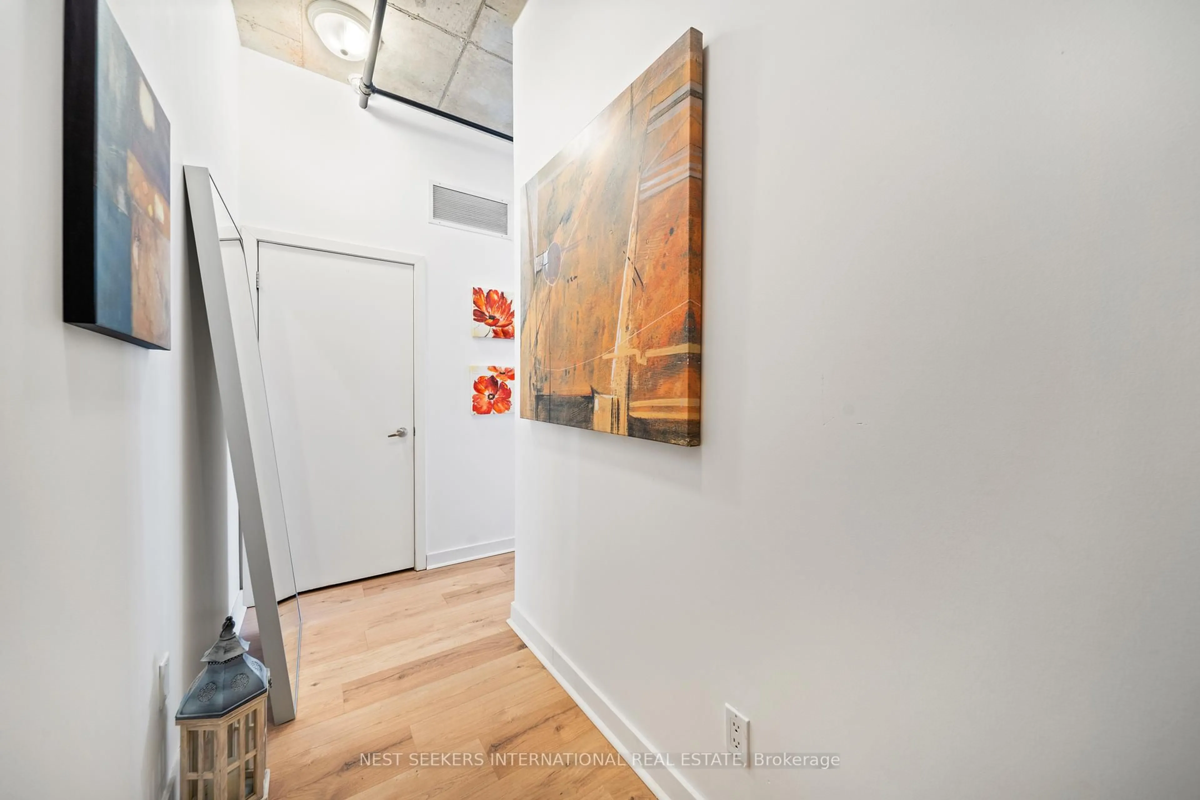Unknown for 10 Wellesley Pl #302, Toronto Ontario M4Y 1B1