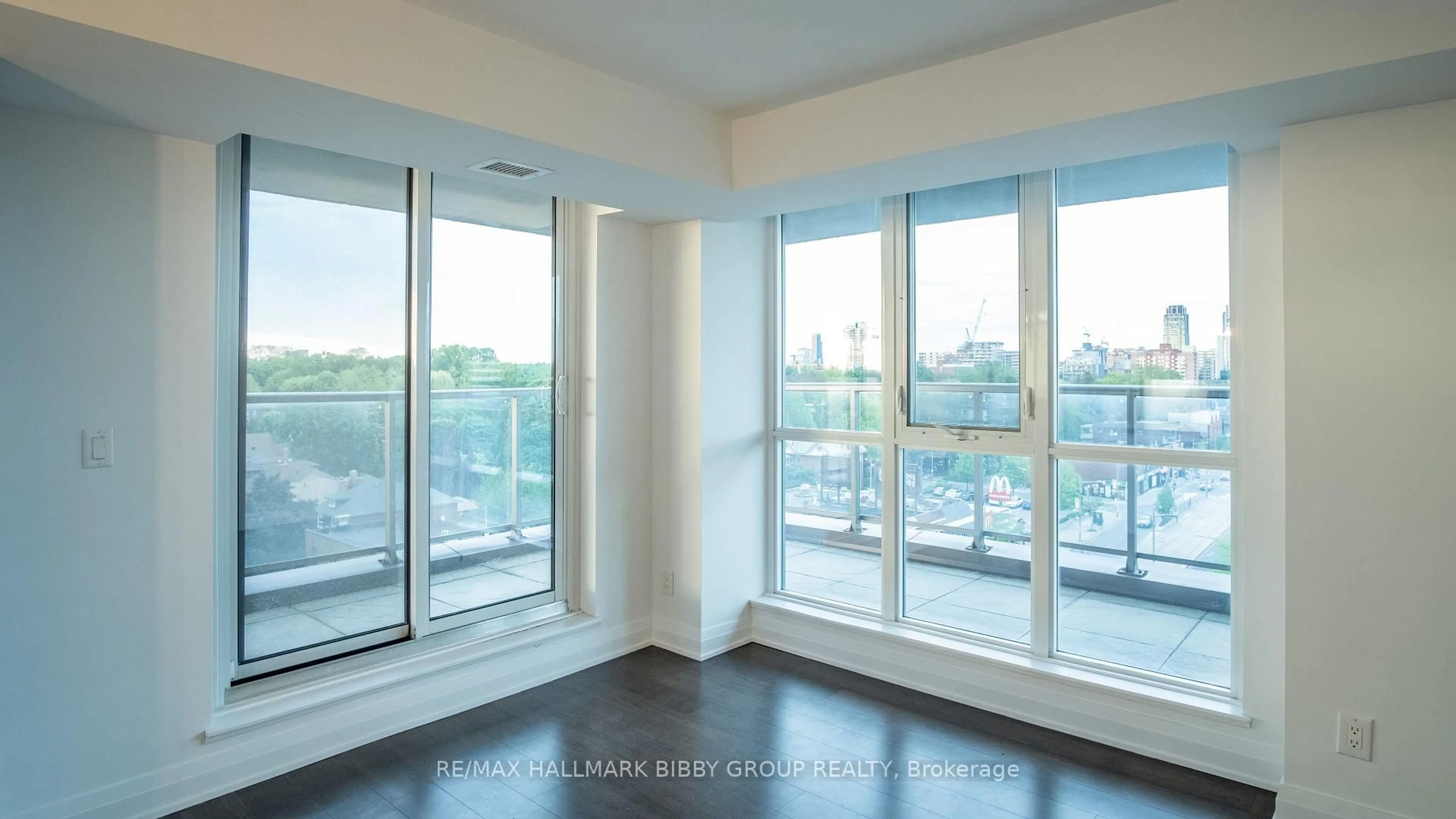 A pic of a room for 270 Rushton Rd #803, Toronto Ontario M6G 0A5
