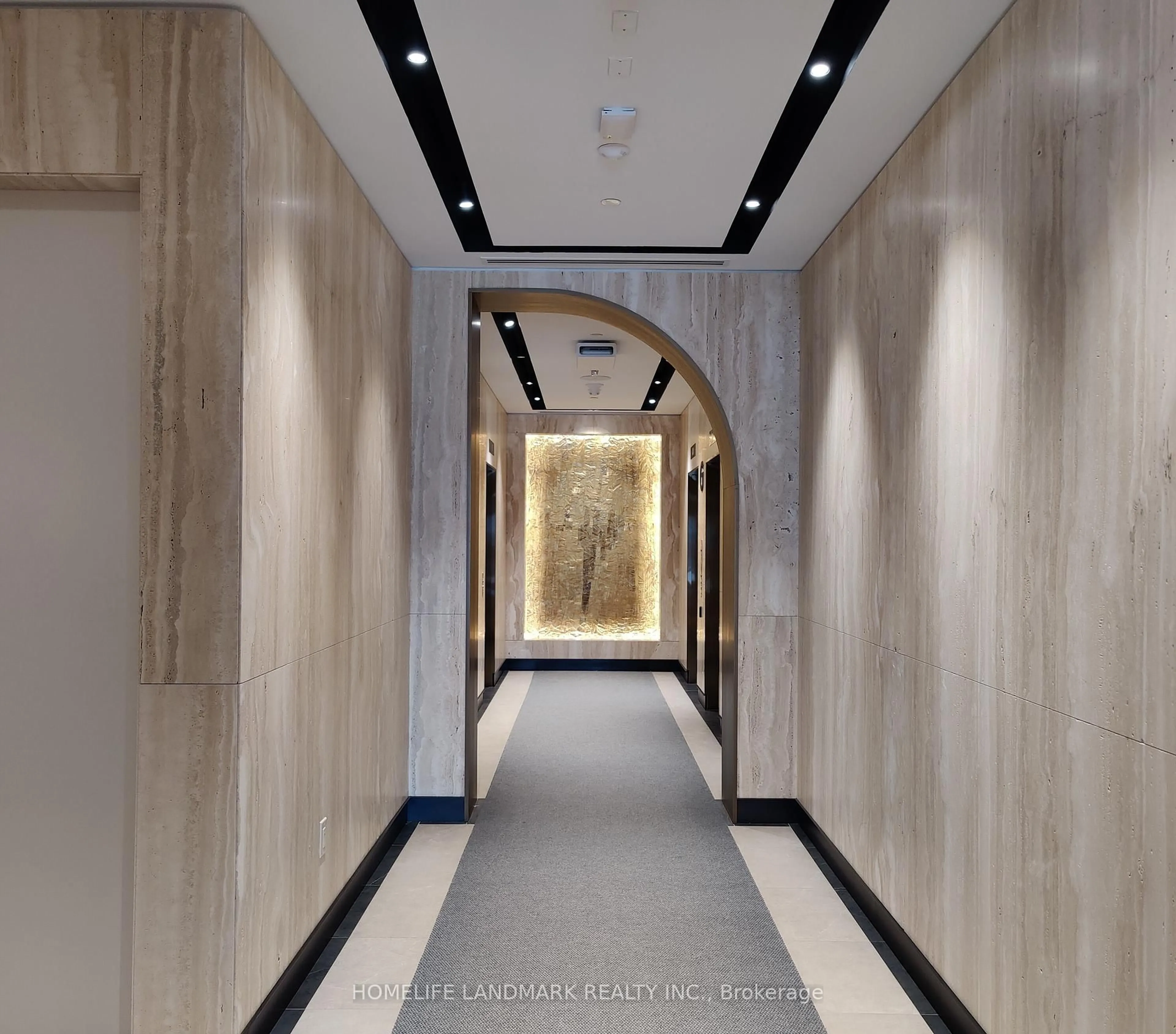 Indoor foyer for 480 Front St #1109, Toronto Ontario M5V 0V5