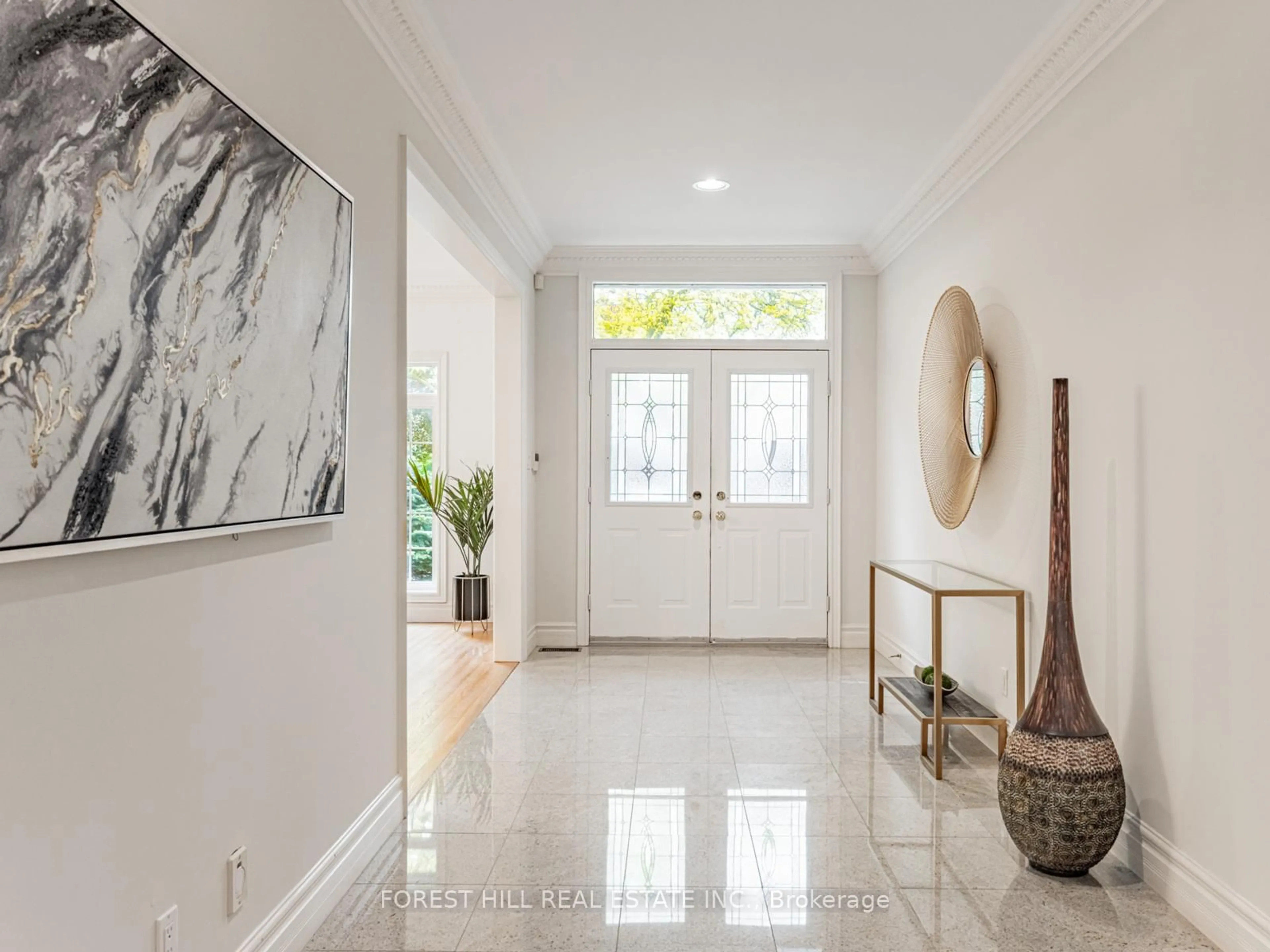 Indoor entryway for 211 Byng Ave, Toronto Ontario M2N 4L2