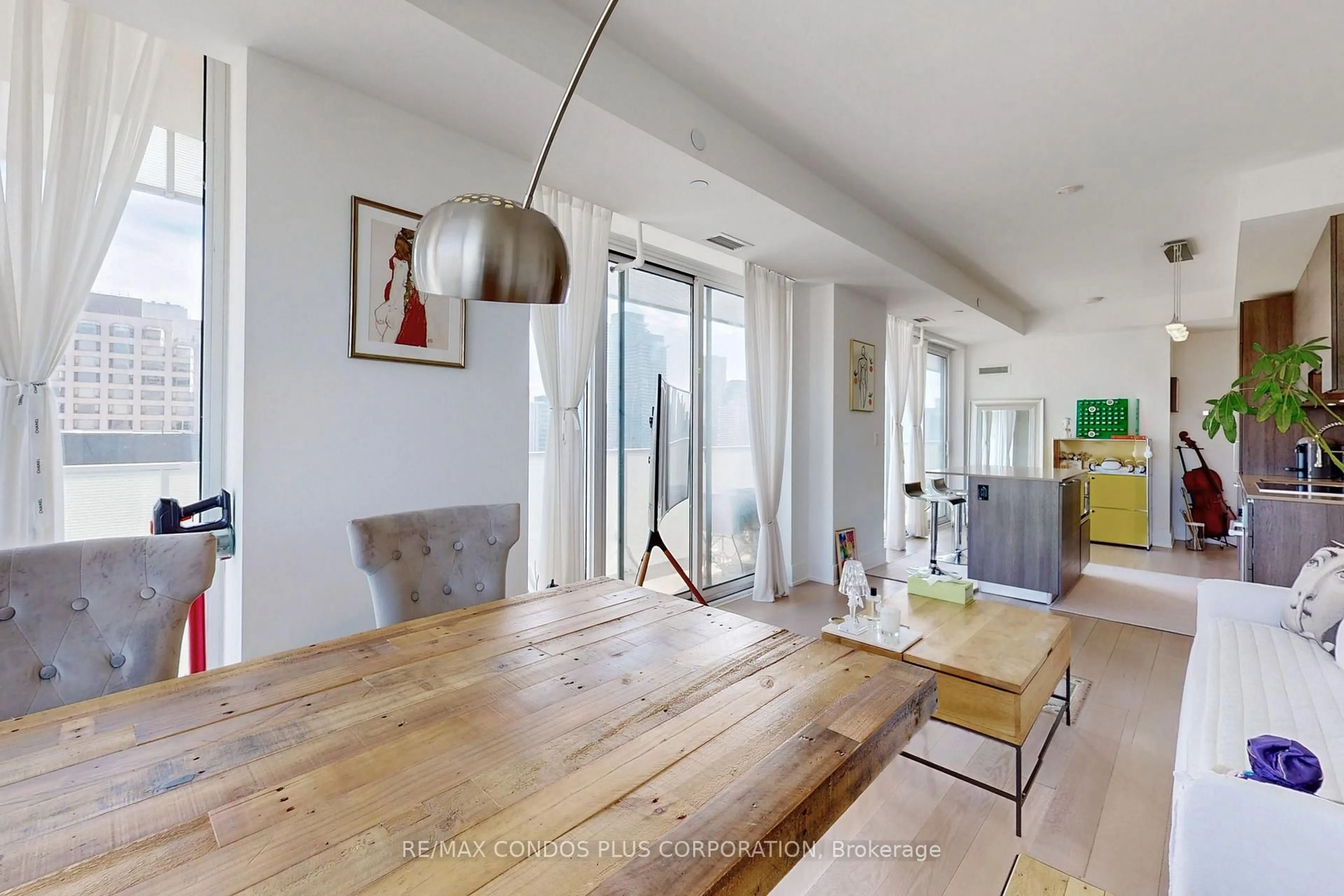 Unknown for 200 Bloor St #2105, Toronto Ontario M5S 0B1