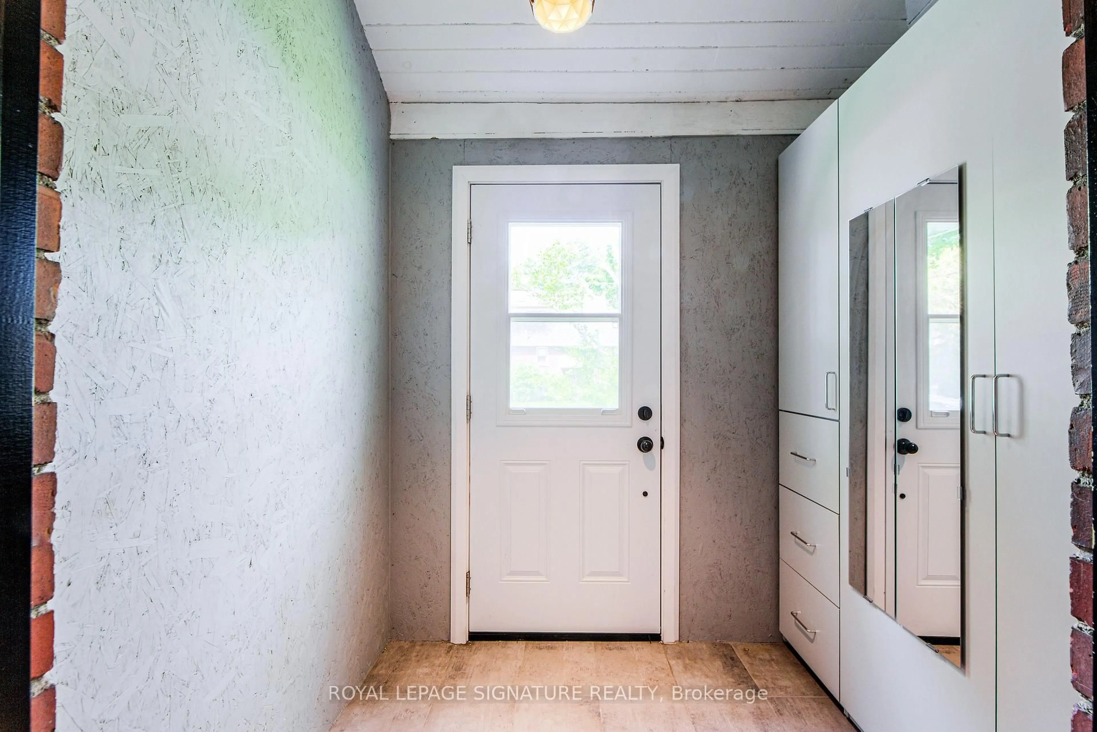 Indoor entryway for 273 Airdrie Rd, Toronto Ontario M4G 1N2