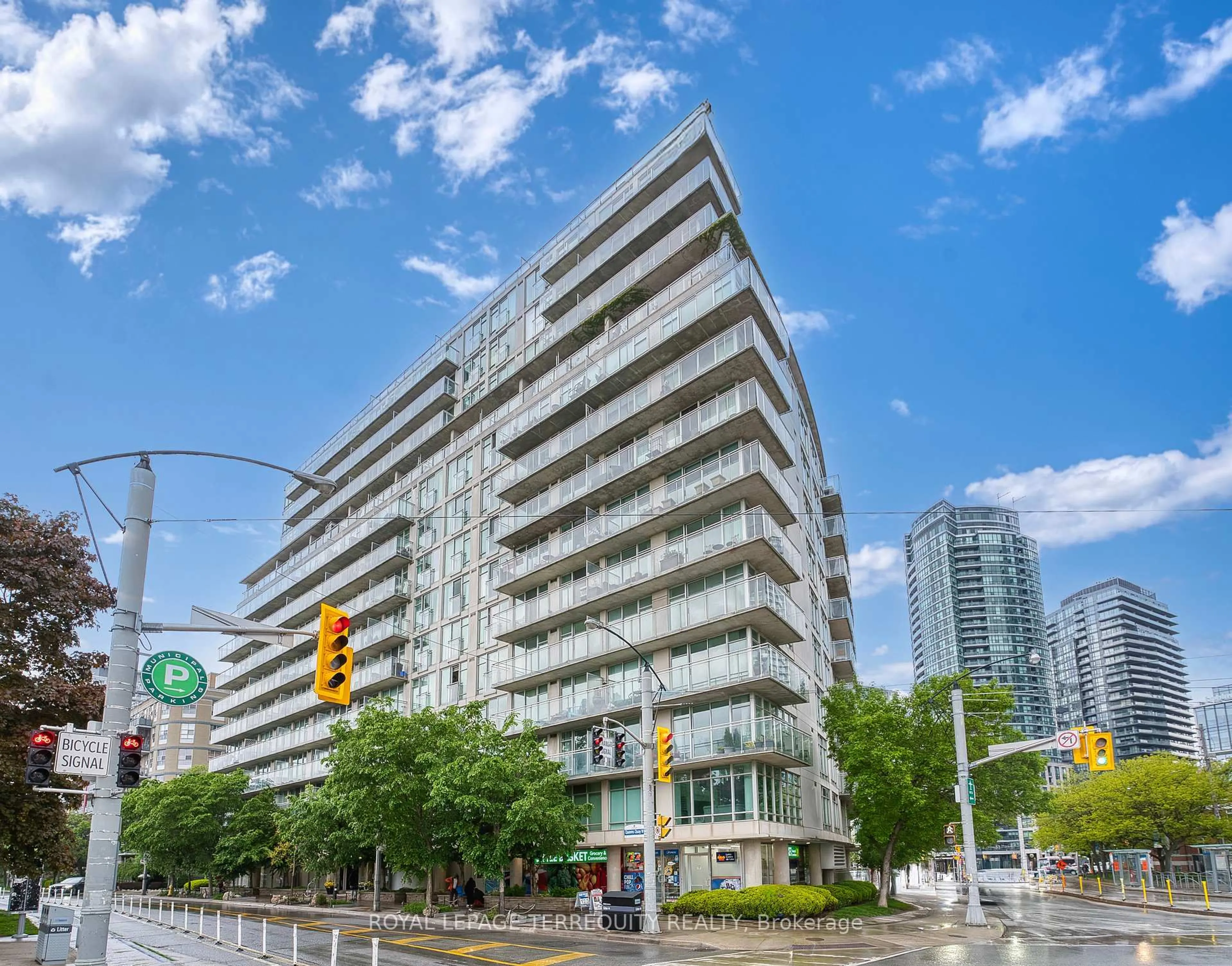 Unknown for 650 Queens Quay #1709, Toronto Ontario M5V 3N2