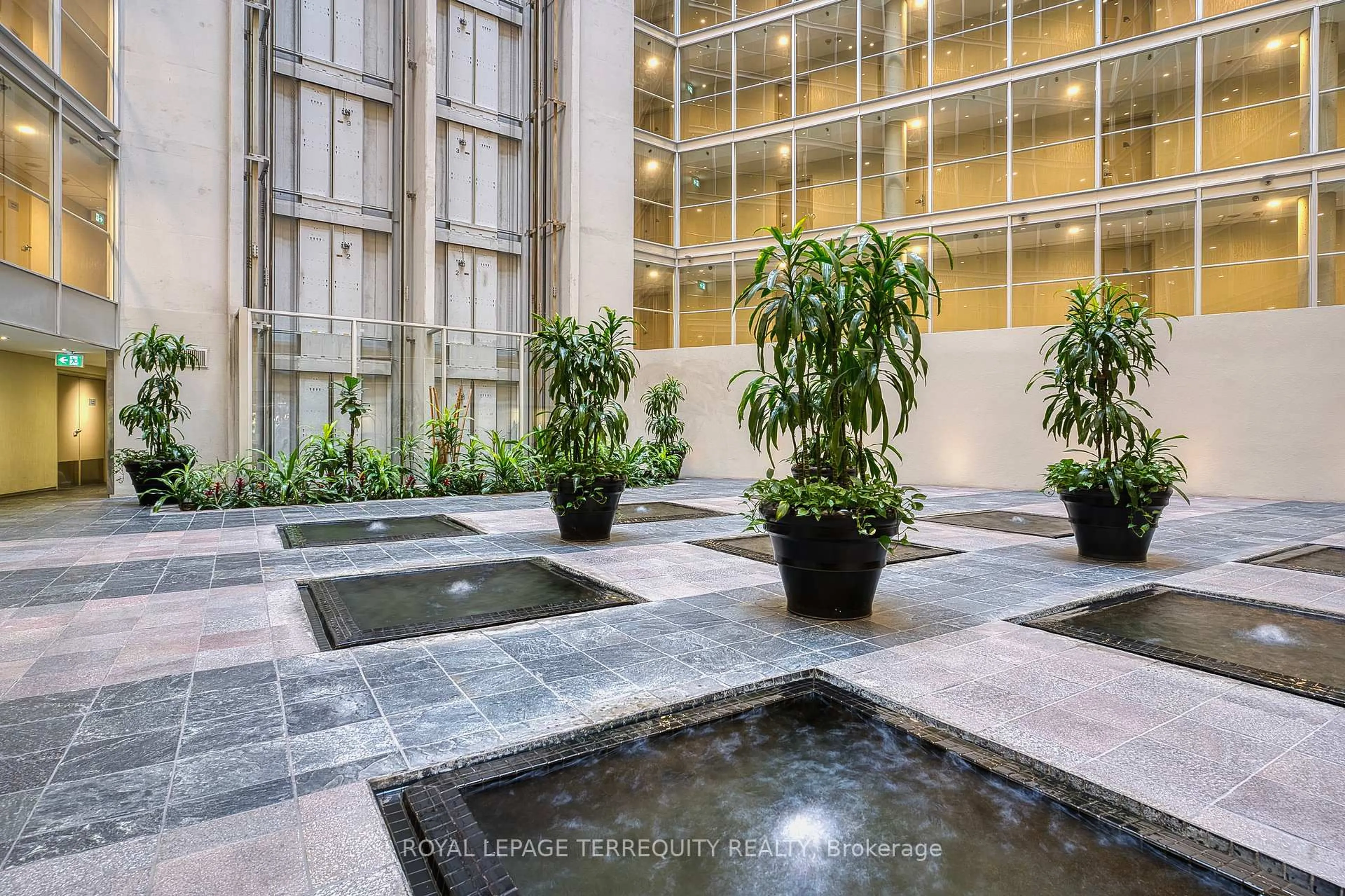 Lobby for 650 Queens Quay #1709, Toronto Ontario M5V 3N2