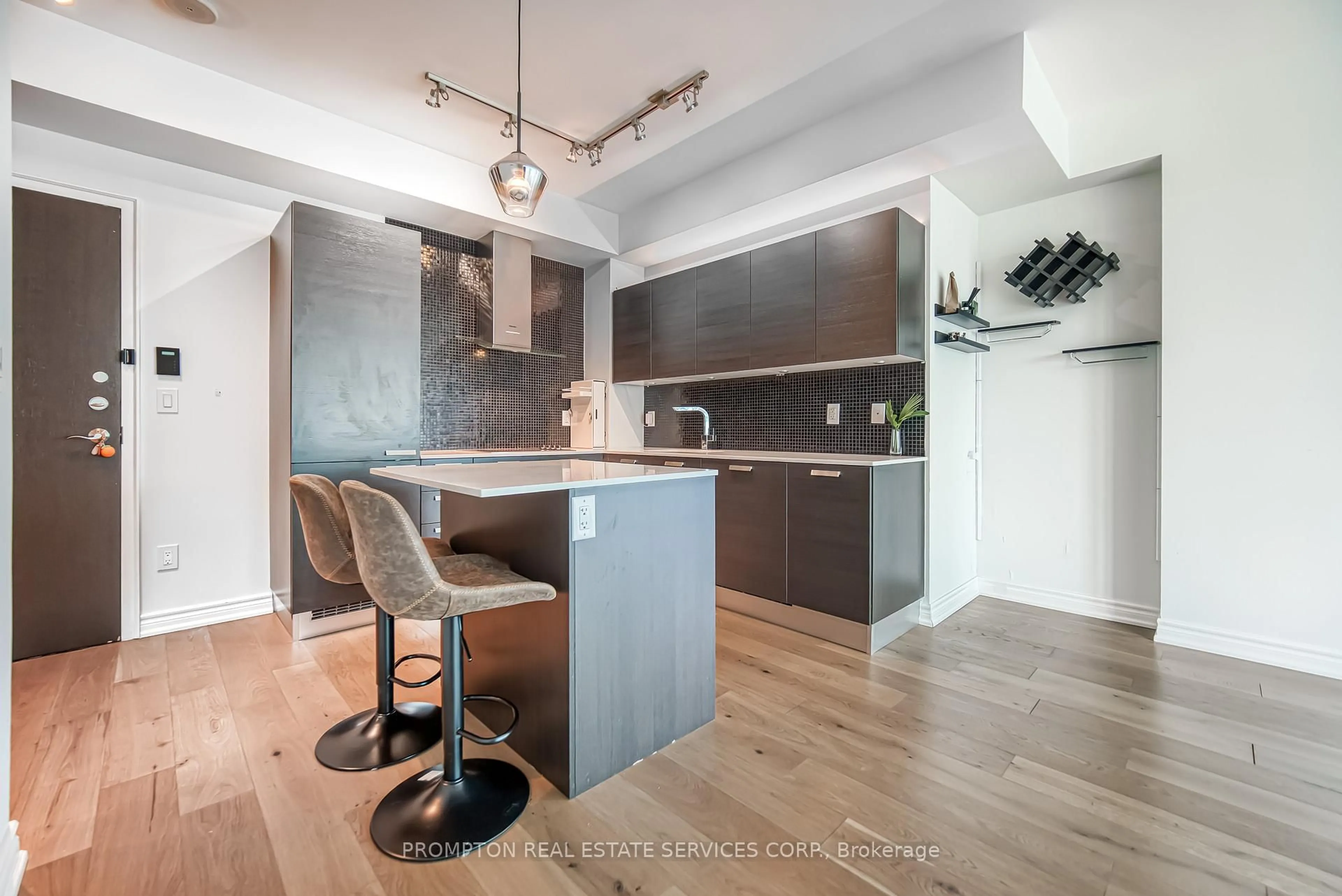 Contemporary kitchen, wood/laminate floor for 11 Bogert Ave #3201, Toronto Ontario M2N 0H4
