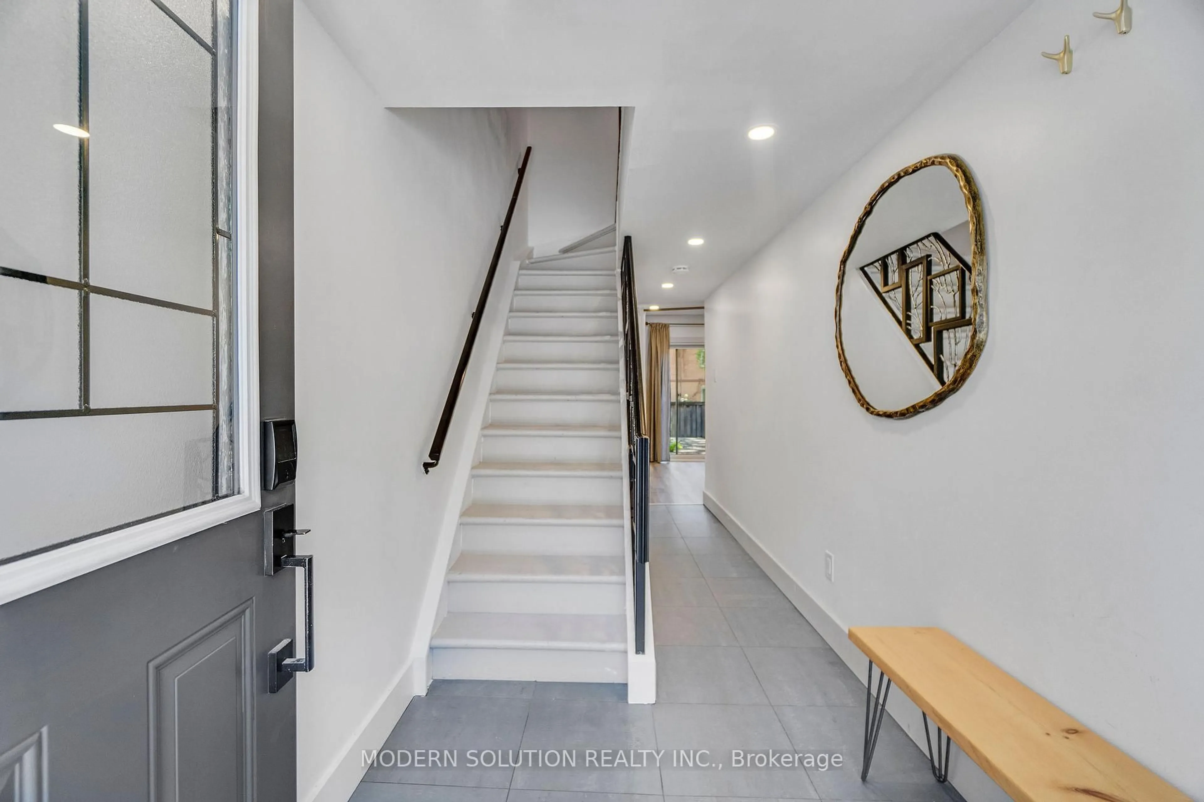 Unknown for 9 Douville Crt, Toronto Ontario M5A 4E7
