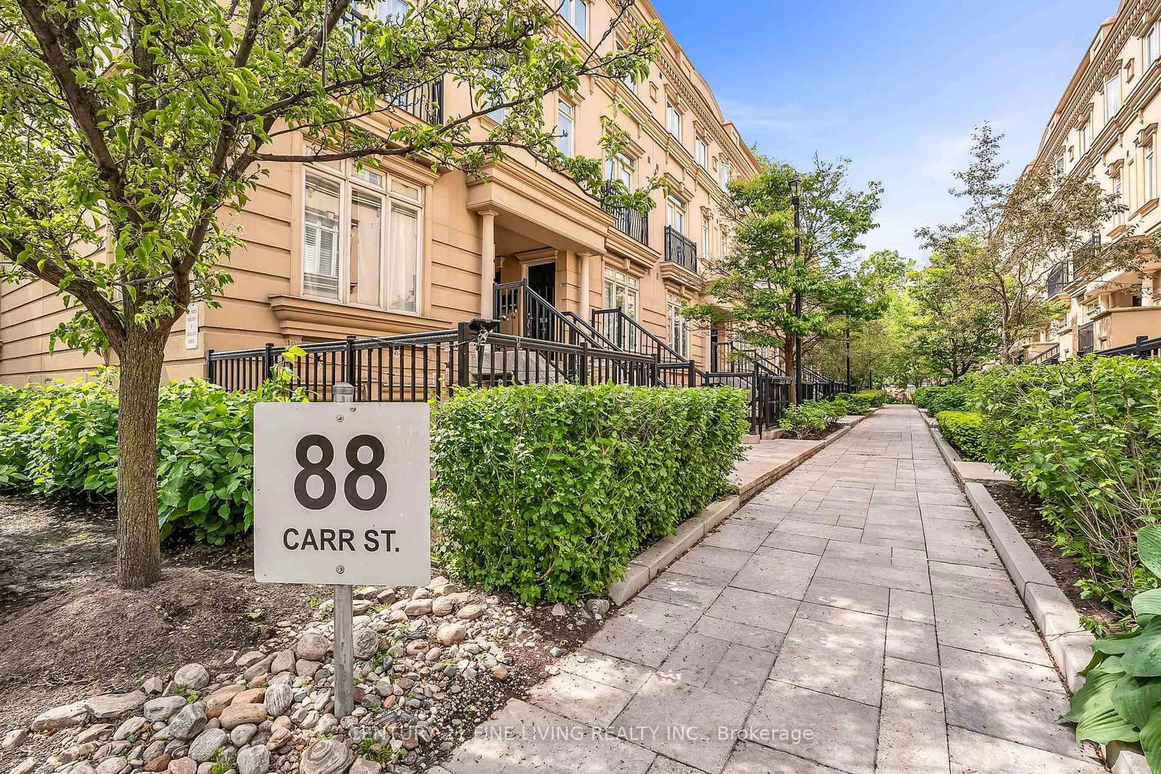 Patio, street for 88 Carr St #35, Toronto Ontario M5T 1B7
