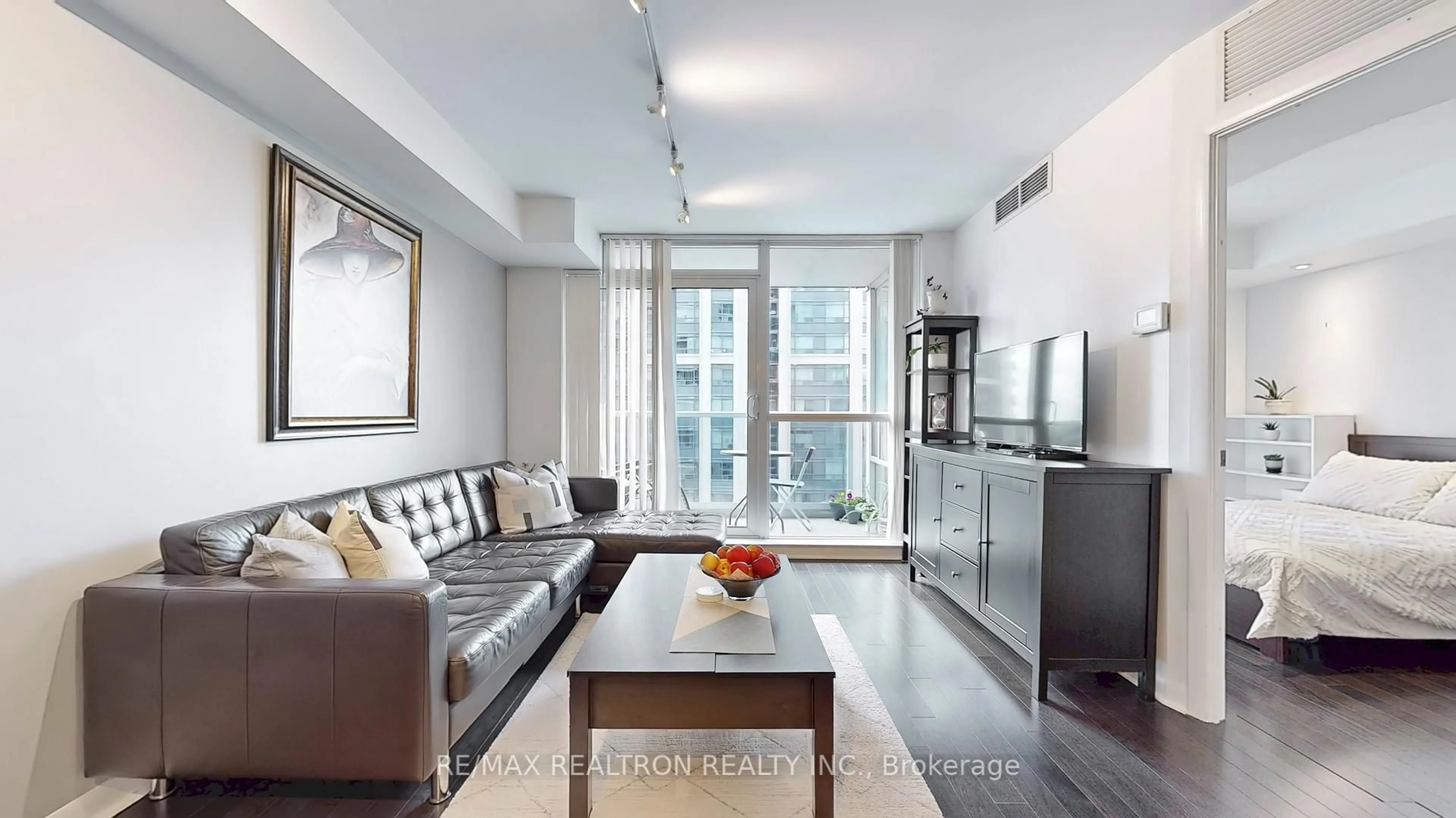 Living room with furniture, unknown for 4978 Yonge St #1608, Toronto Ontario M2N 7G8