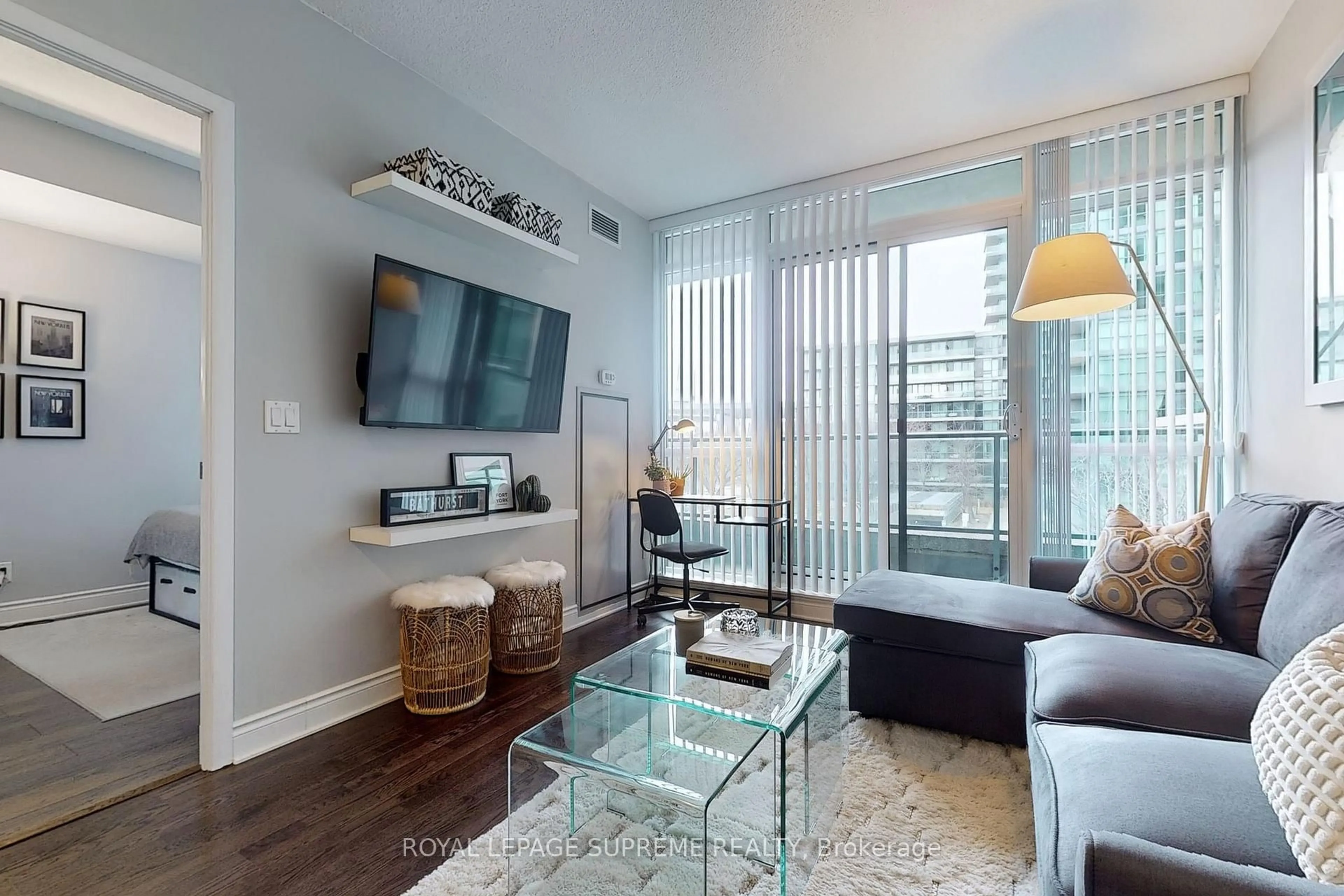 Living room with furniture, wood/laminate floor for 215 Fort York Blvd #314, Toronto Ontario M5V 4A2