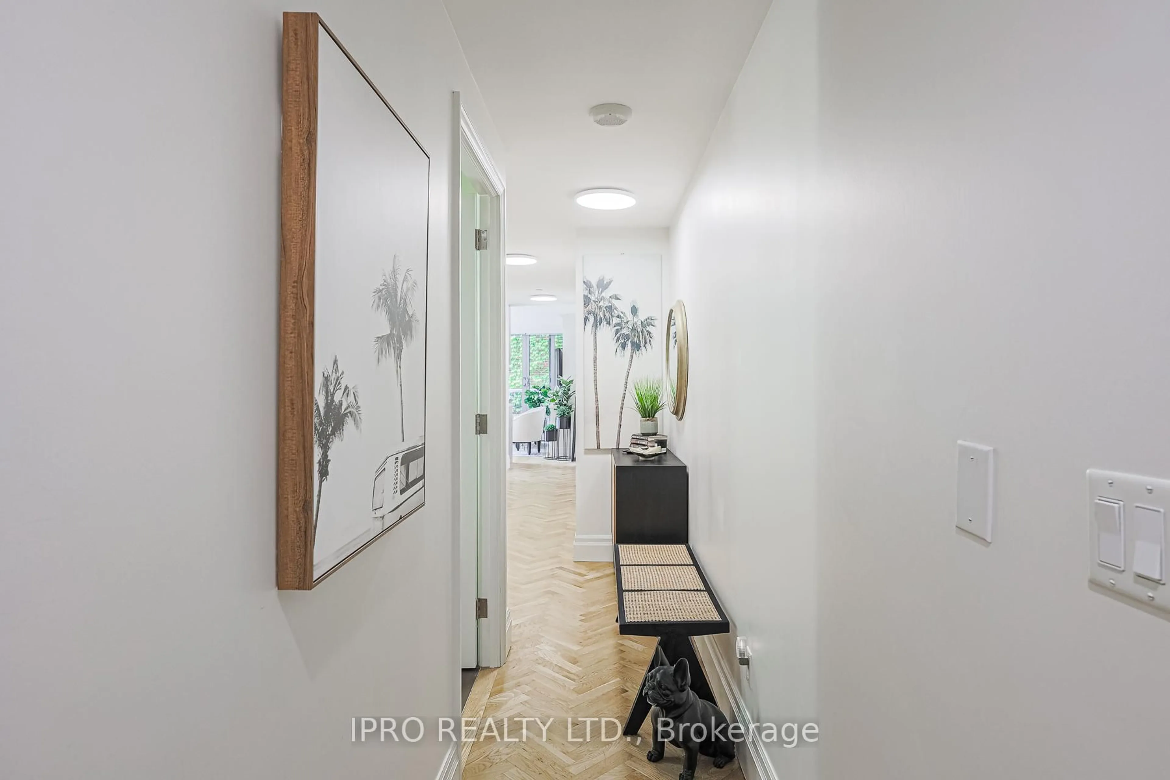 Indoor entryway for 55 Front St #314, Toronto Ontario M5E 0A7