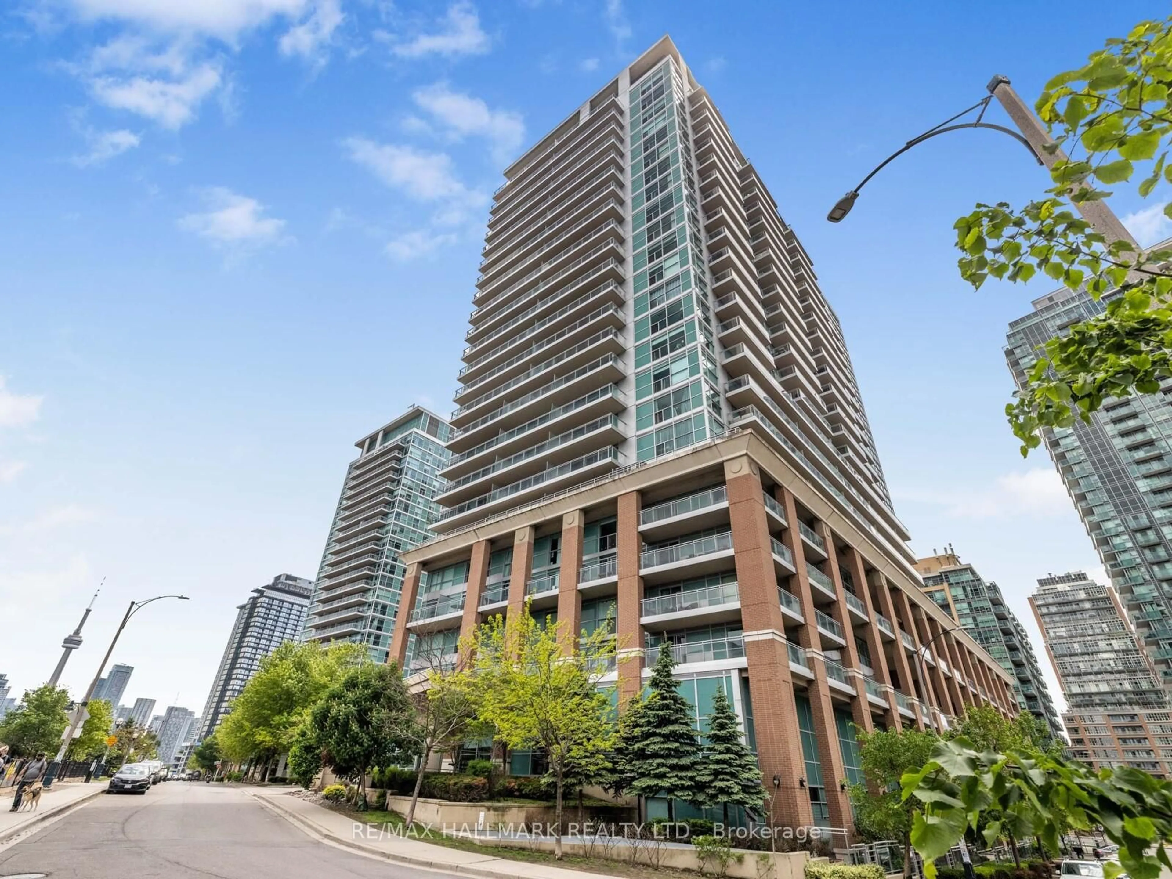 Unknown for 100 Western Battery Rd #UPH2, Toronto Ontario M6K 3S2