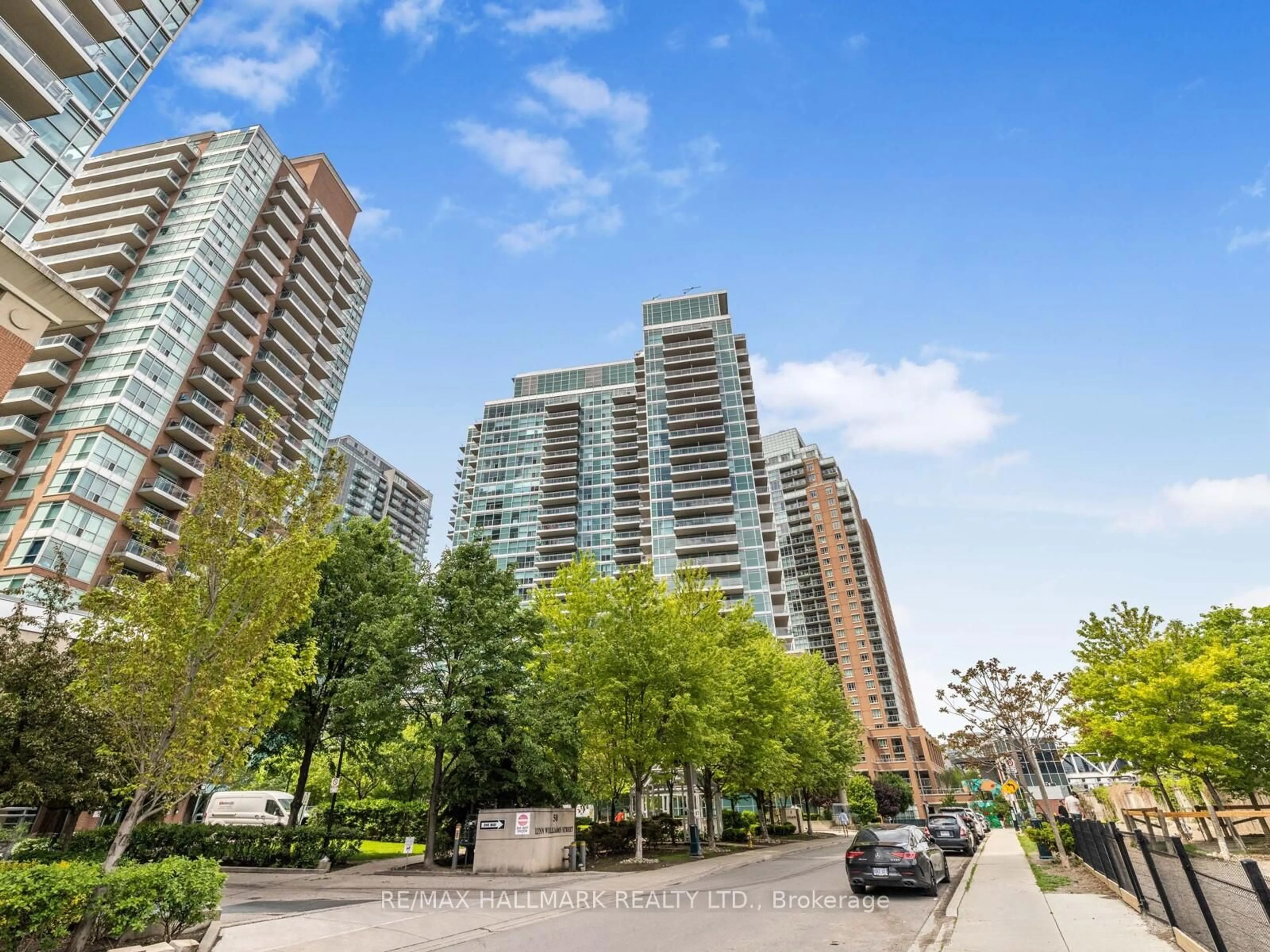 Patio, unknown for 100 Western Battery Rd #UPH2, Toronto Ontario M6K 3S2