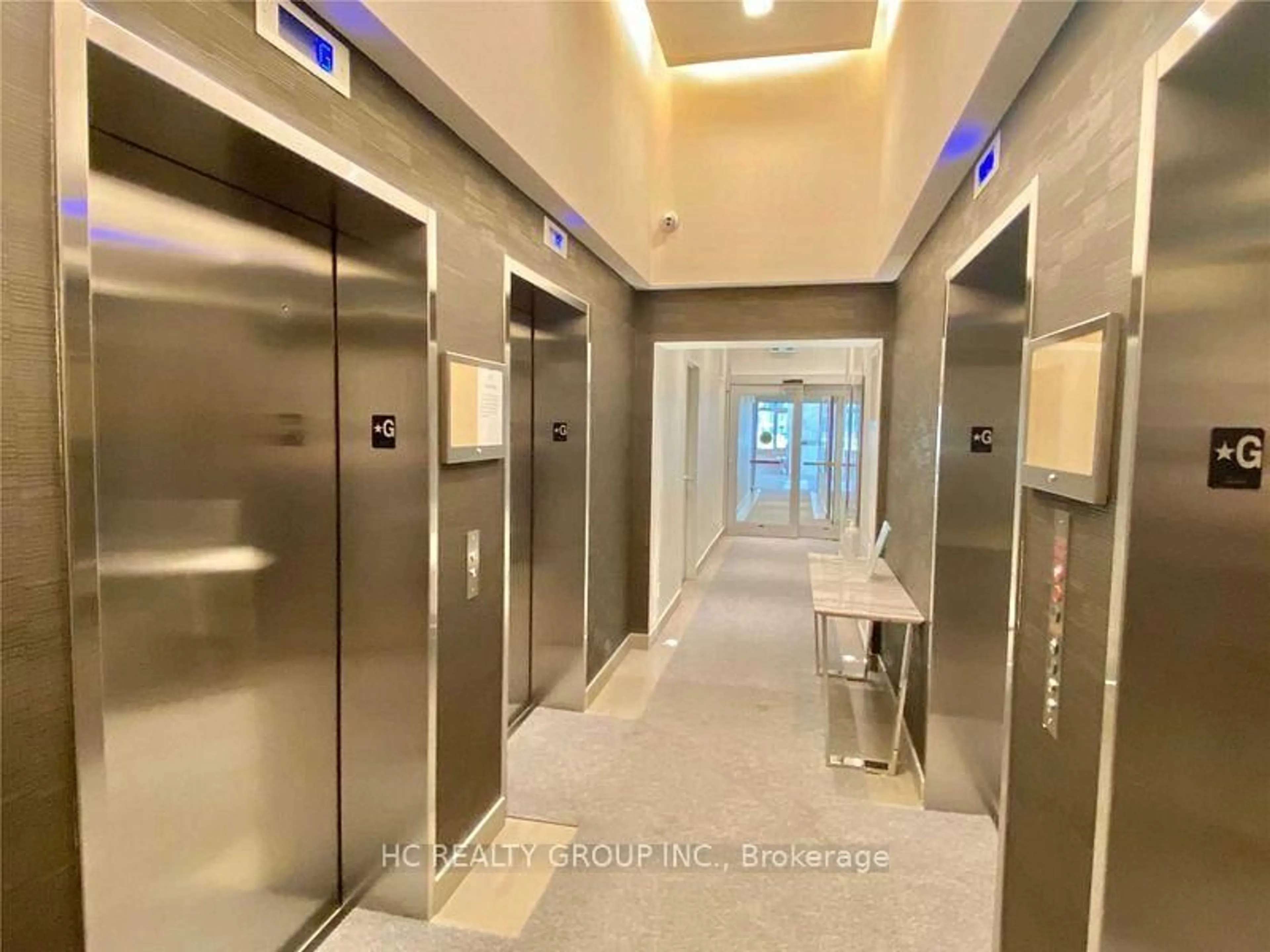 Indoor foyer for 5180 Yonge St #603, Toronto Ontario M2N 0K5