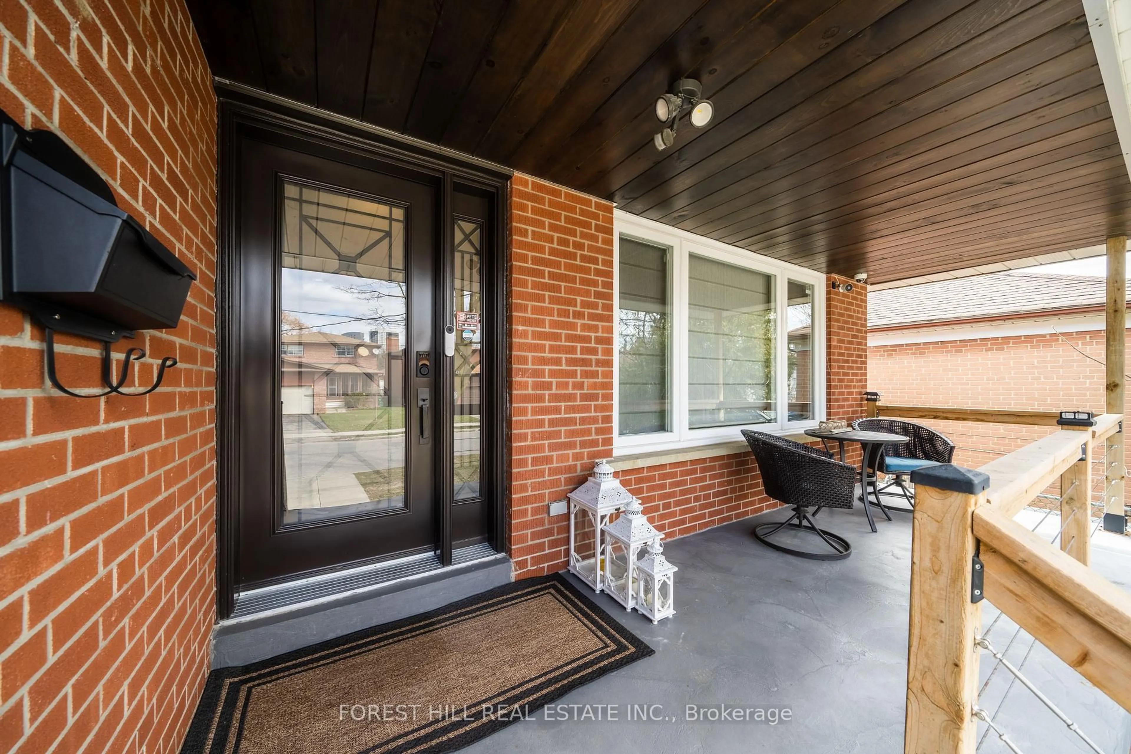 Unknown for 33 Madawaska Ave, Toronto Ontario M2M 2R1
