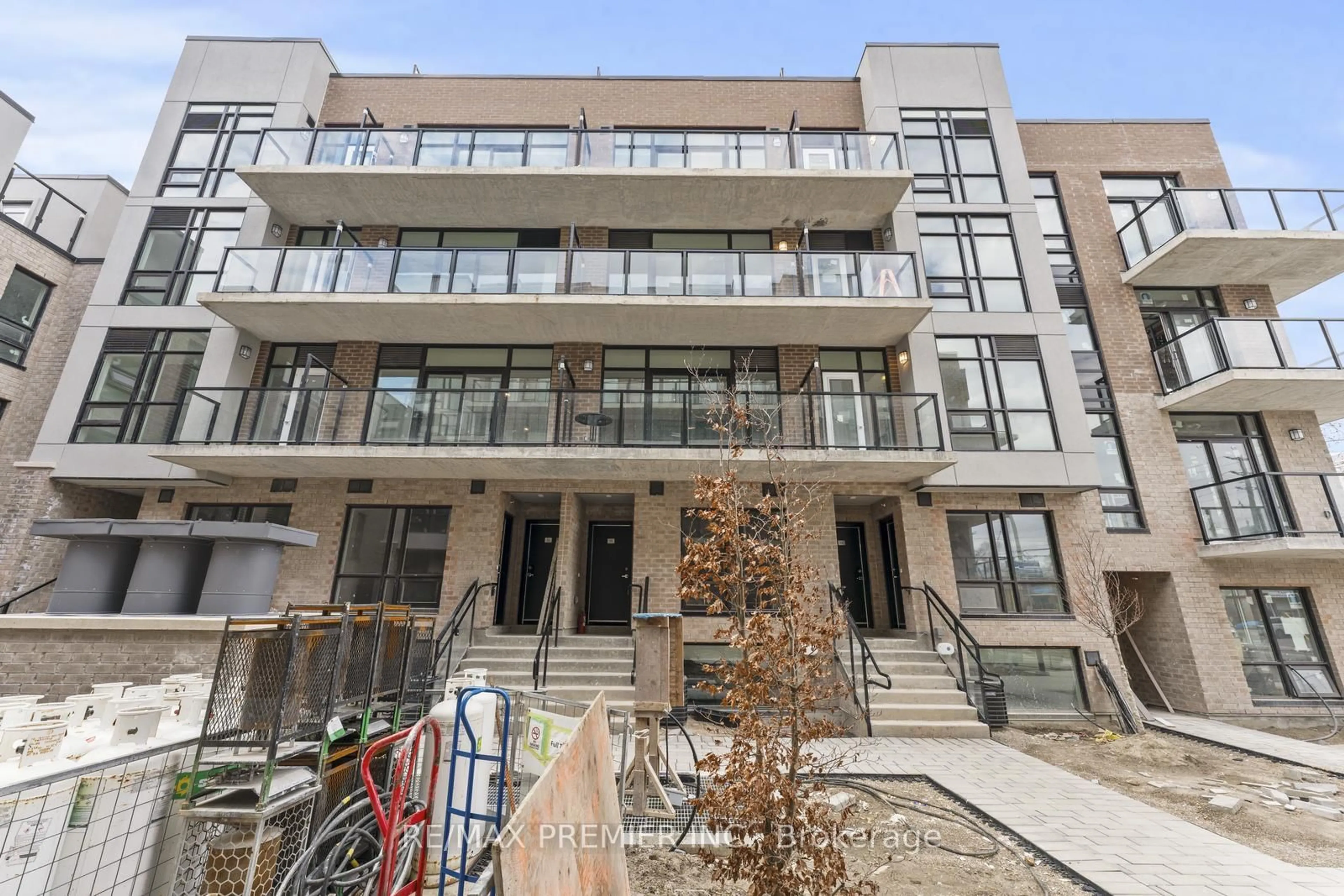 Unknown for 851 Sheppard Ave #15, Toronto Ontario M3H 0G2