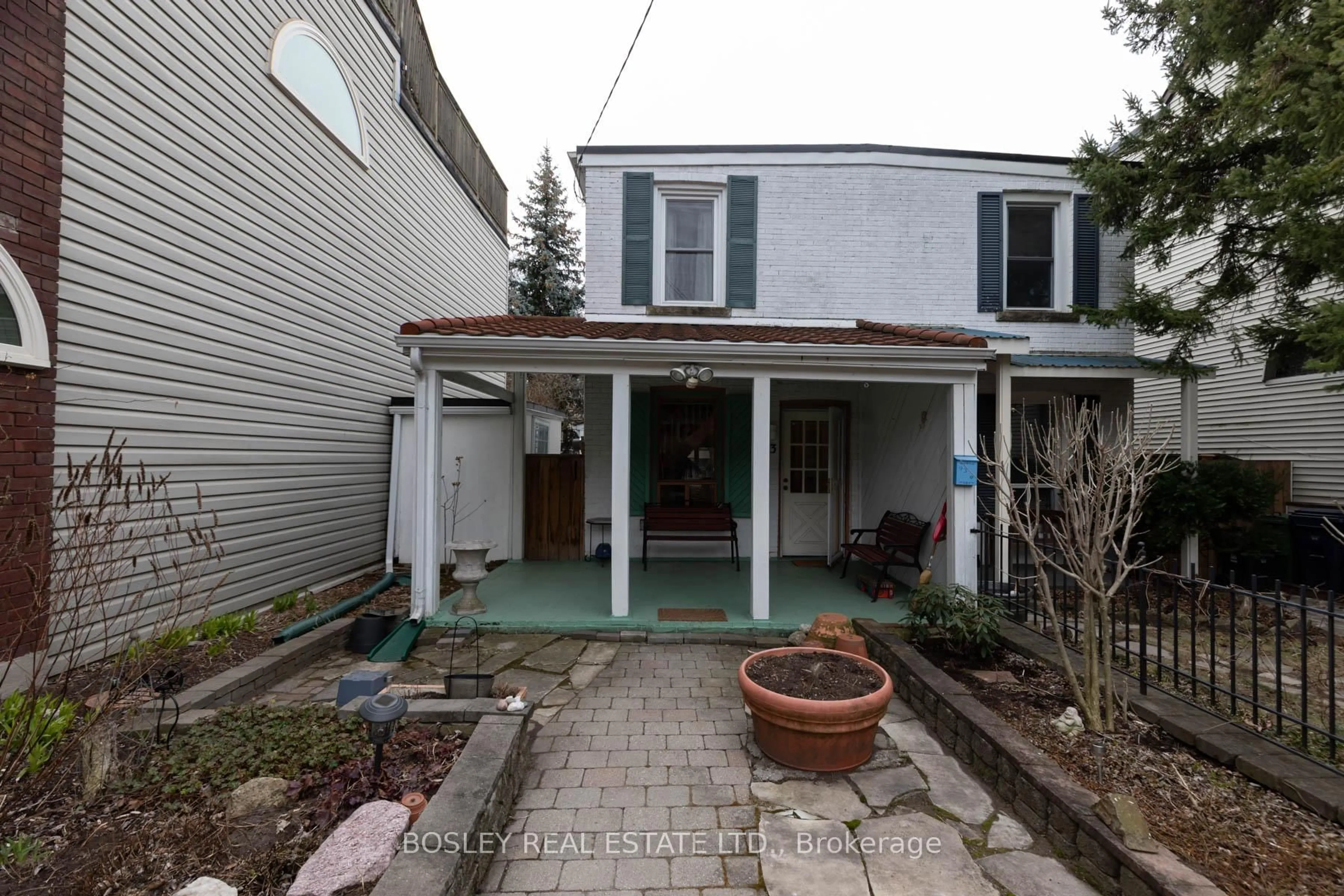 Patio, street for 93 Amelia St, Toronto Ontario M4X 1E5