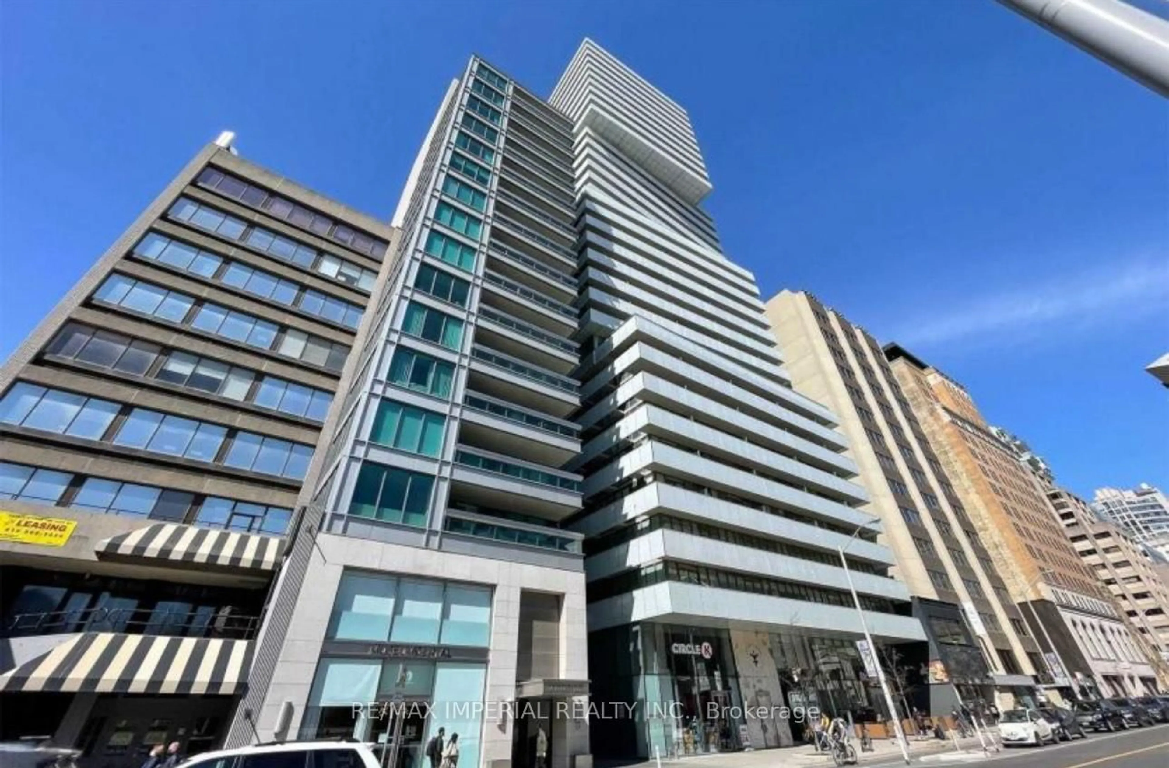 Indoor foyer for 200 Bloor St #2604, Toronto Ontario M5S 1T8