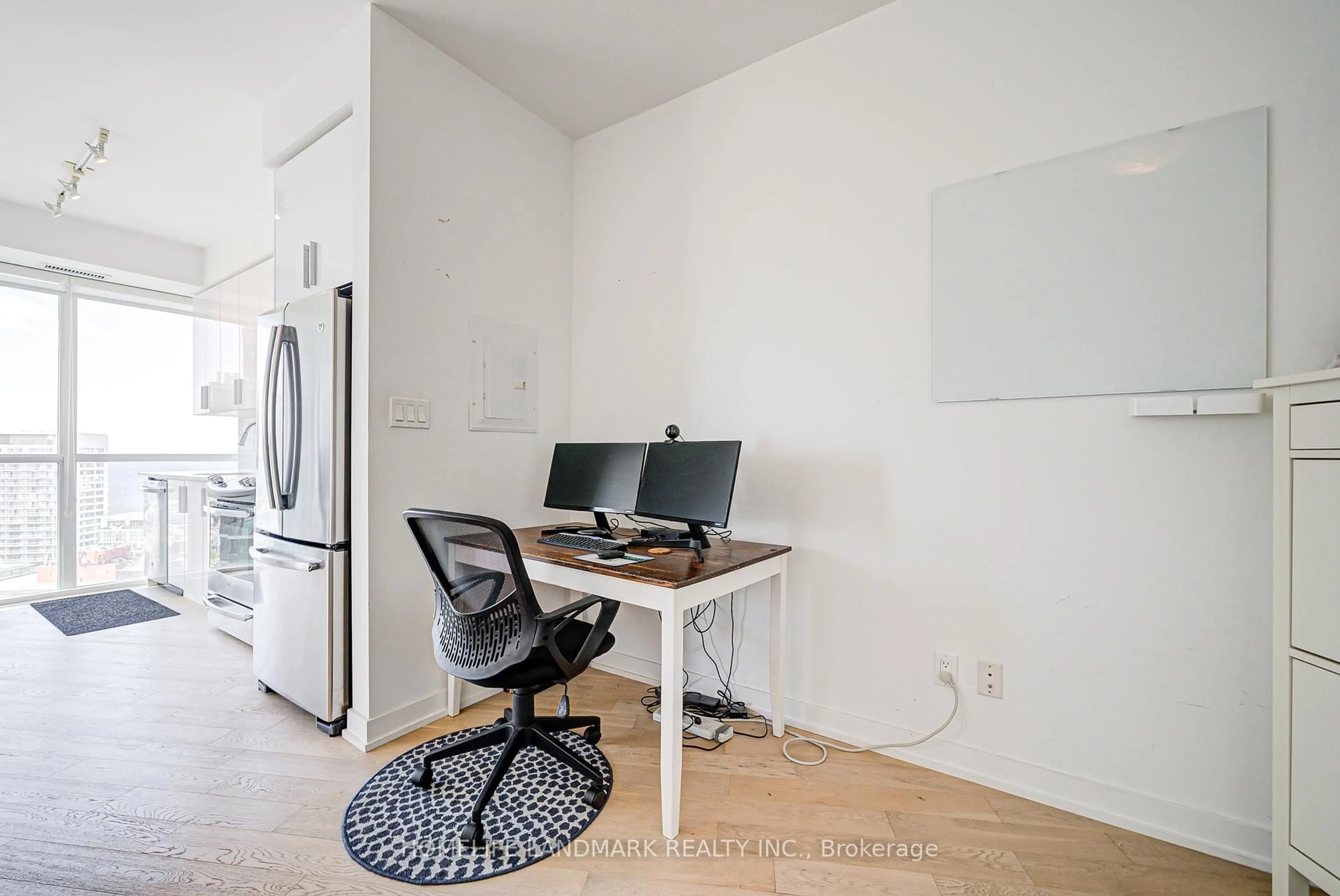 A pic of a room for 20 Bruyeres Mews #2611, Toronto Ontario M5V 0G8